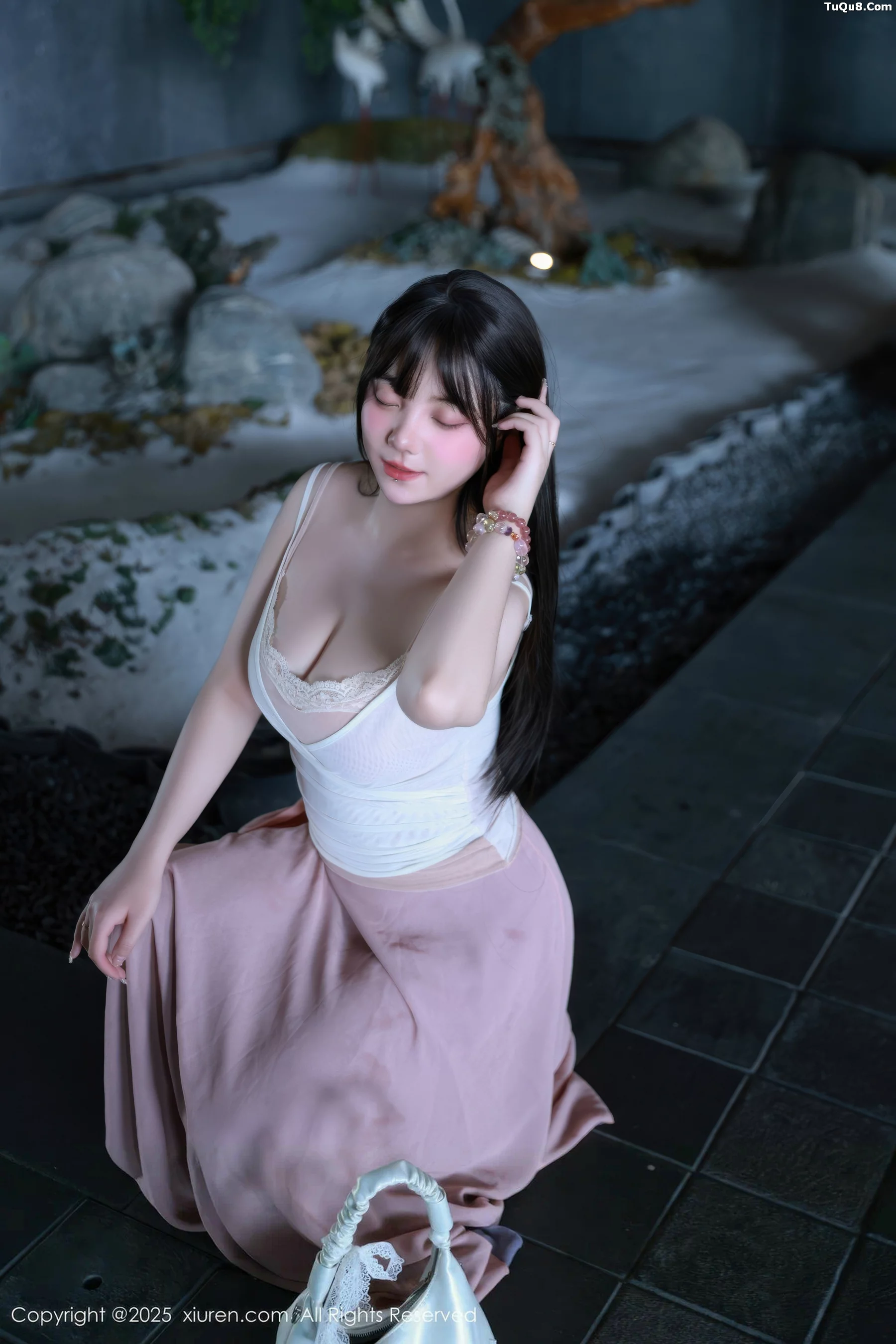 [[XiuRen秀人网]秀人网]No.10746_模特软情性感低胸紫色长裙露粉色内衣秀曼妙身姿迷人诱惑写真86P