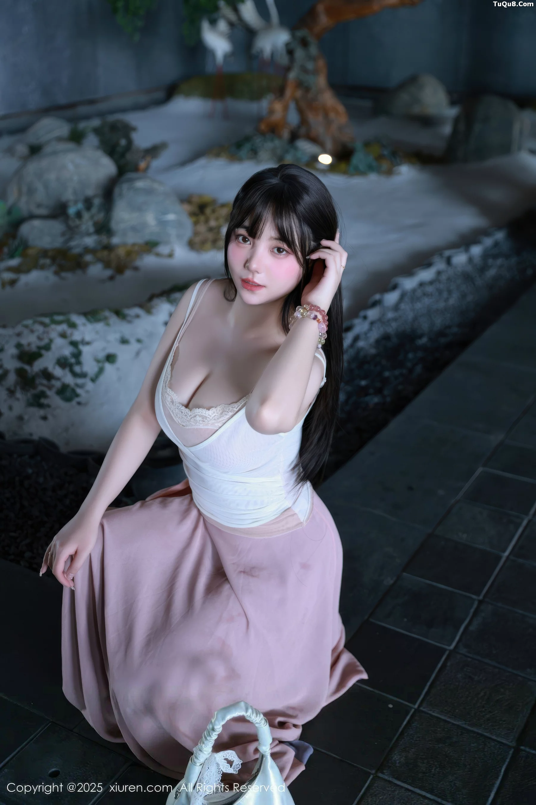 [[XiuRen秀人网]秀人网]No.10746_模特软情性感低胸紫色长裙露粉色内衣秀曼妙身姿迷人诱惑写真86P