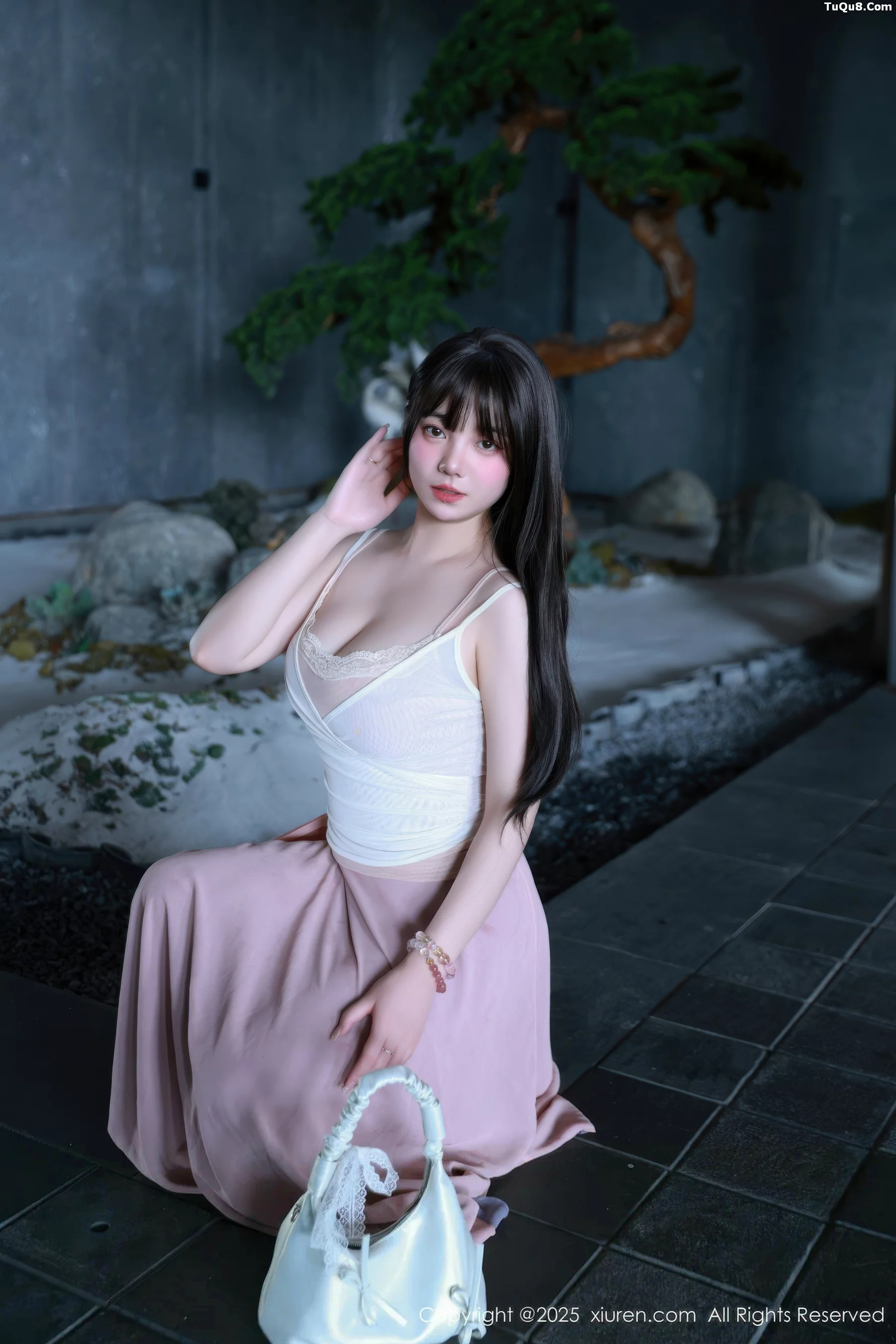 [[XiuRen秀人网]秀人网]No.10746_模特软情性感低胸紫色长裙露粉色内衣秀曼妙身姿迷人诱惑写真86P