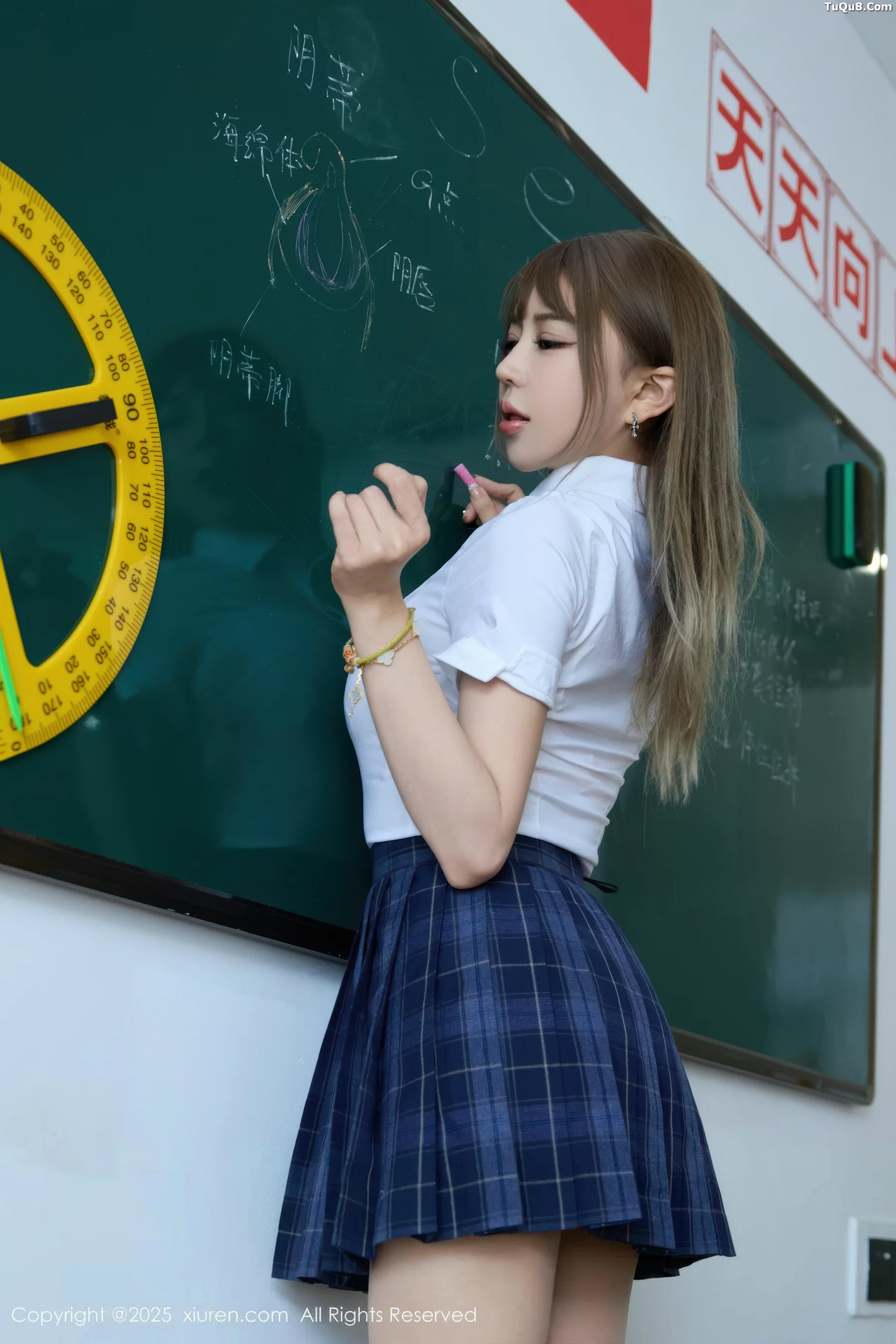 [[XiuRen秀人网]秀人网]No.10750_模特Zoe柚柚教室场景性感JK服装配超薄肉丝秀凹凸身材诱惑写真70P