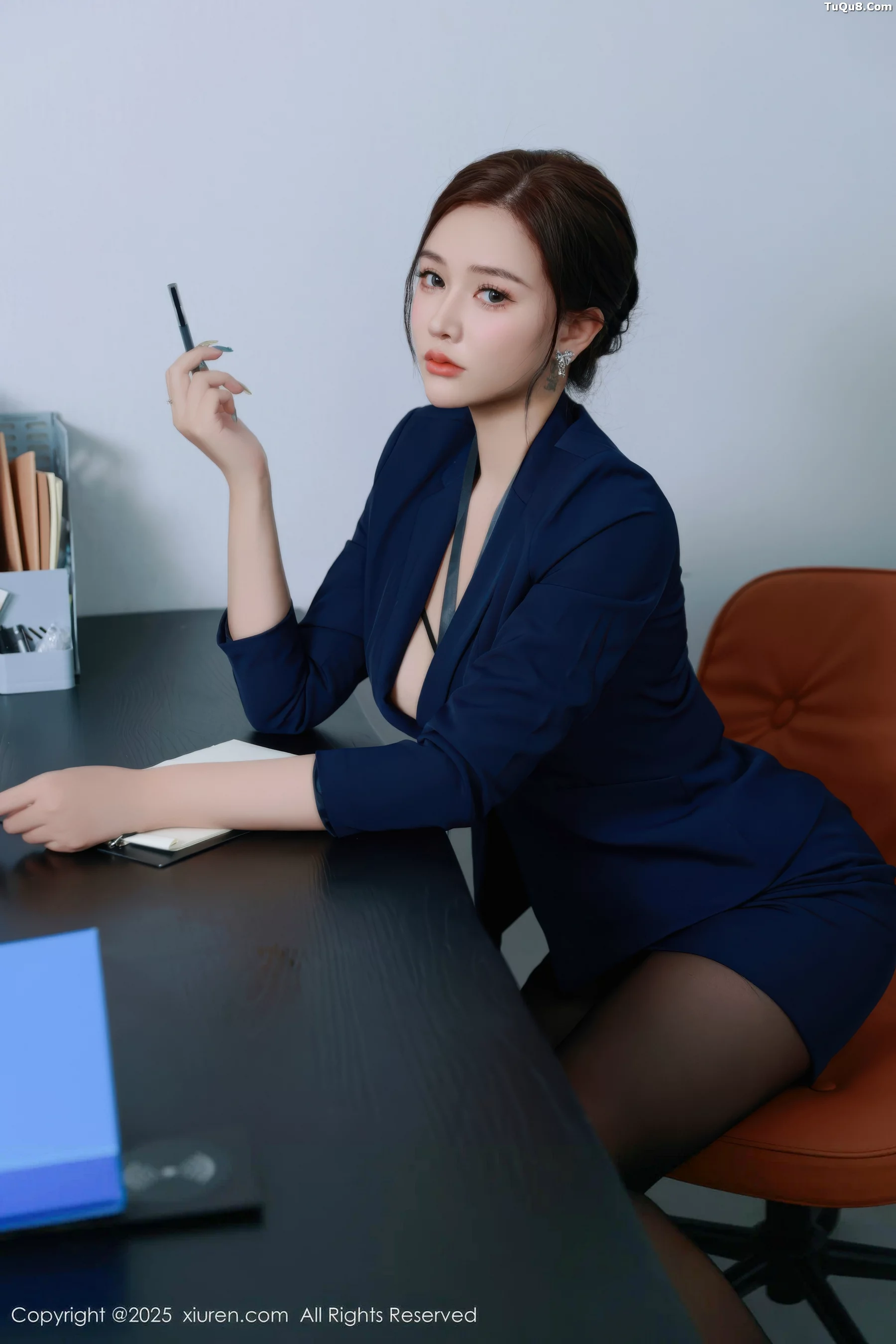 [[XiuRen秀人网]秀人网]No.10751_模特娜比深色OL服饰露红色内衣配超薄黑丝秀凹凸身材诱惑写真75P