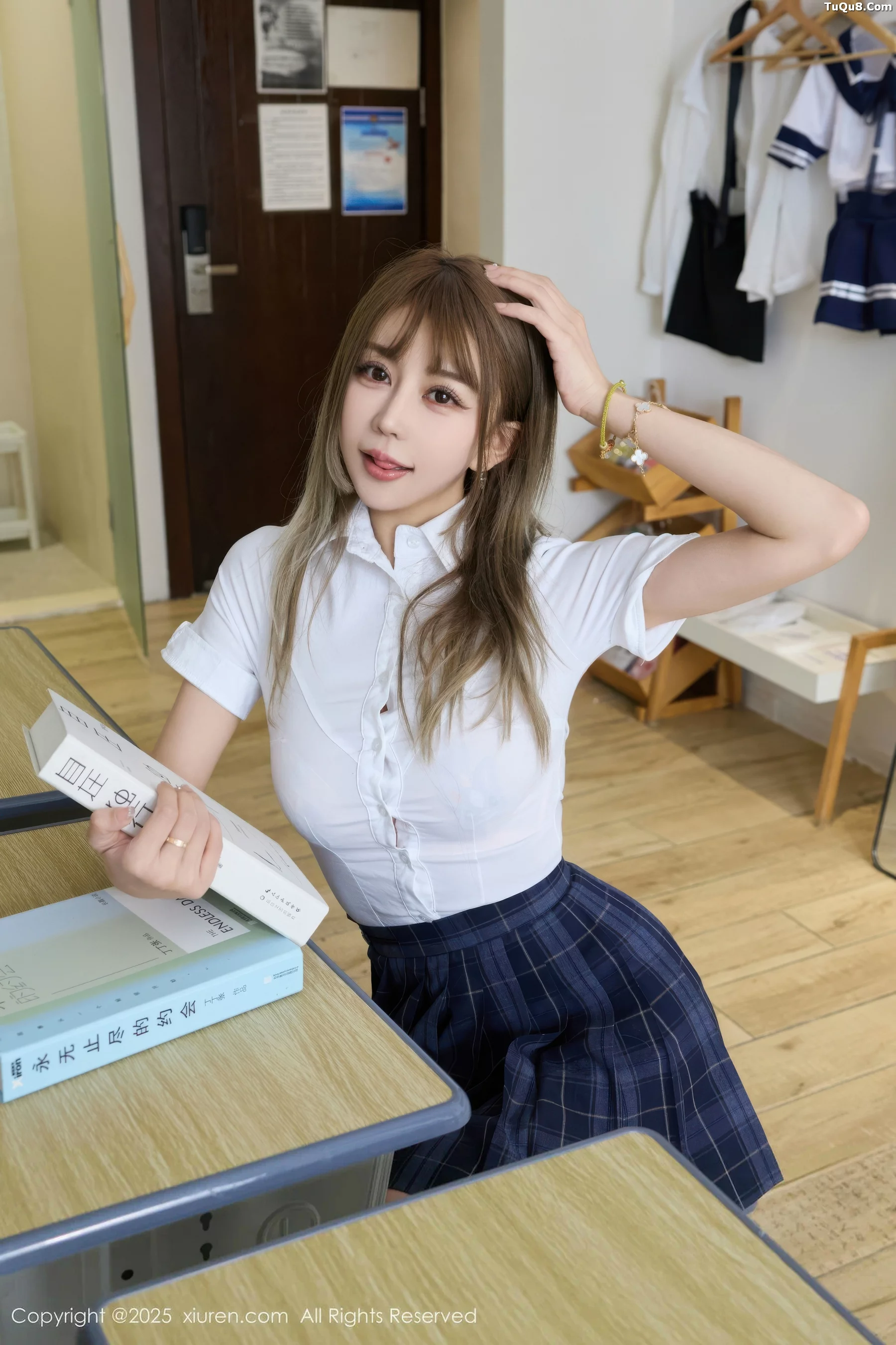 [[XiuRen秀人网]秀人网]No.10750_模特Zoe柚柚教室场景性感JK服装配超薄肉丝秀凹凸身材诱惑写真70P