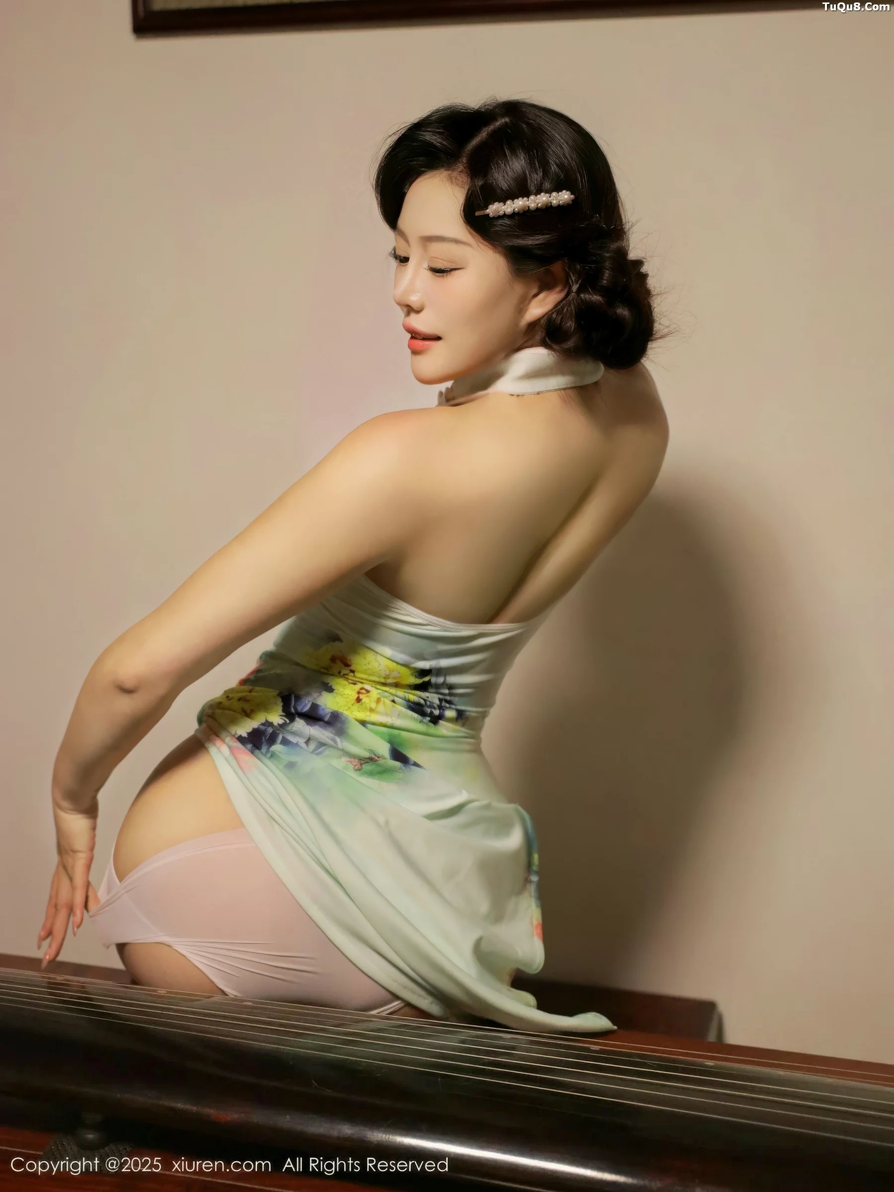 [[XiuRen秀人网]秀人网]No.10749_新人模特莉莉安娜o性感绿色旗袍配超薄肉丝秀丰满身材诱惑写真73P