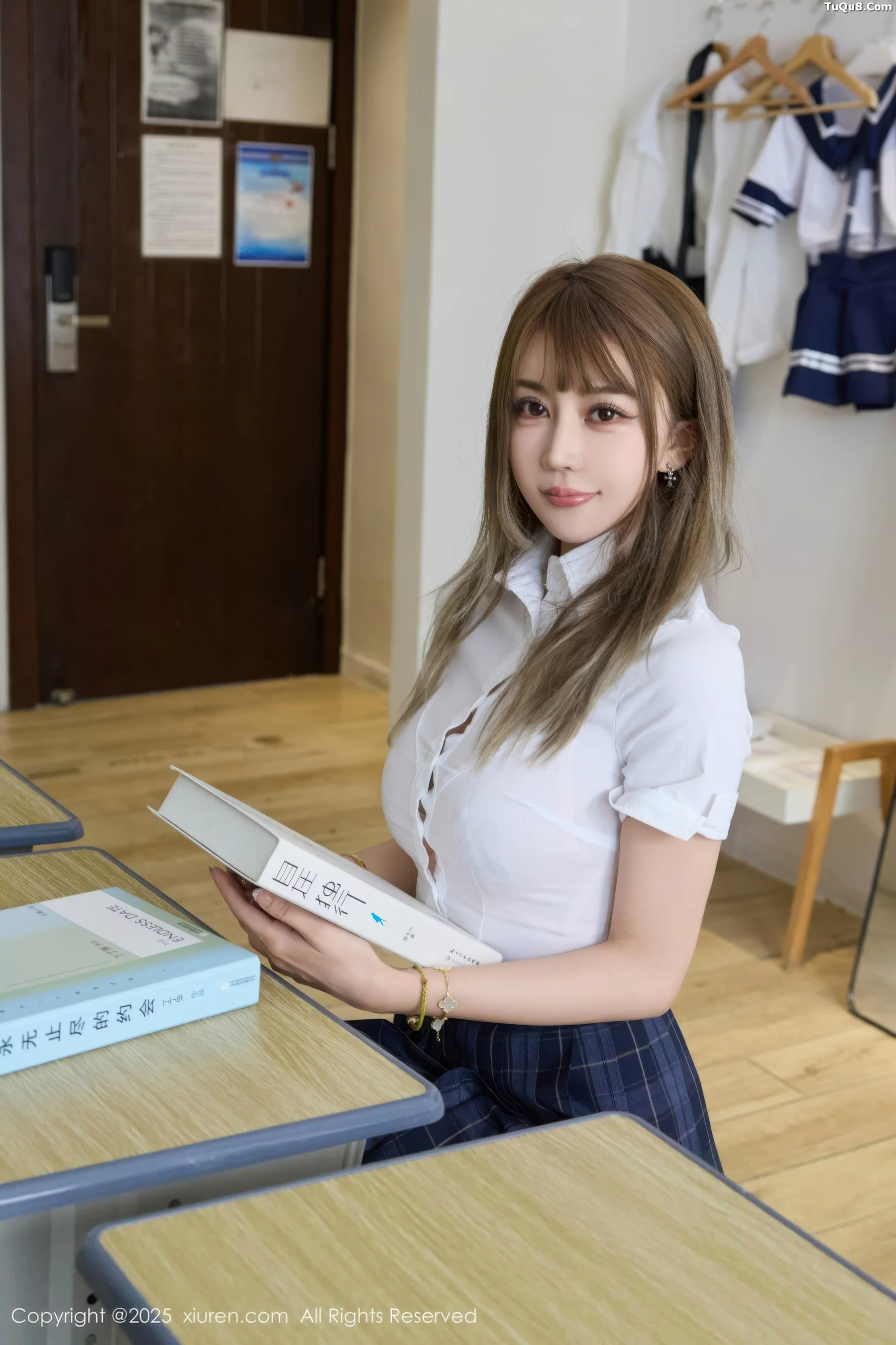 [[XiuRen秀人网]秀人网]No.10750_模特Zoe柚柚教室场景性感JK服装配超薄肉丝秀凹凸身材诱惑写真70P