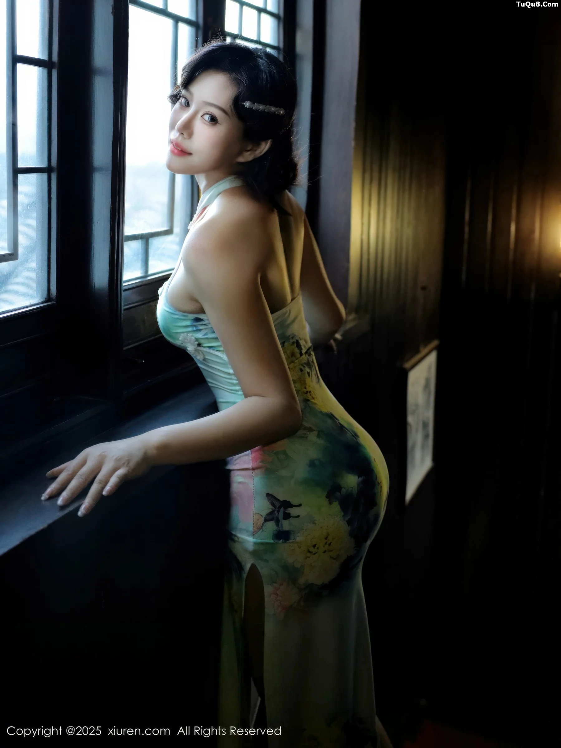 [[XiuRen秀人网]秀人网]No.10749_新人模特莉莉安娜o性感绿色旗袍配超薄肉丝秀丰满身材诱惑写真73P