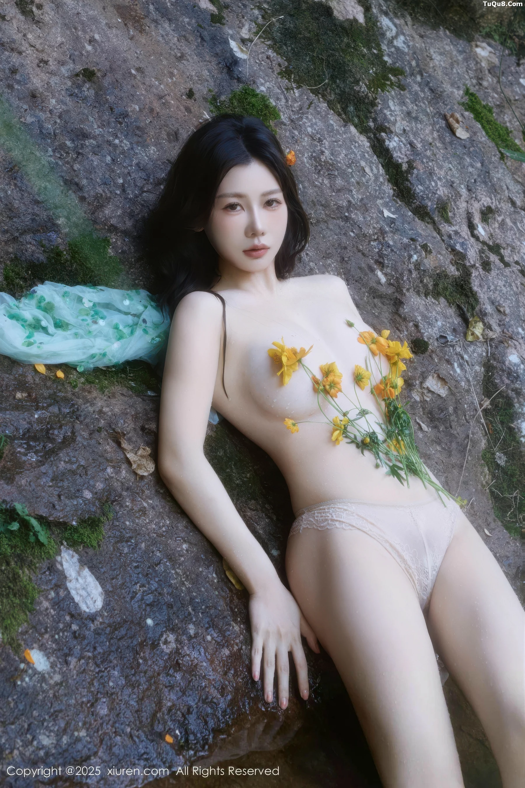 [[XiuRen秀人网]秀人网]No.10756_模特尹甜甜户外小溪性感薄纱亮片裙湿身秀丰腴身材惹火诱惑写真60P