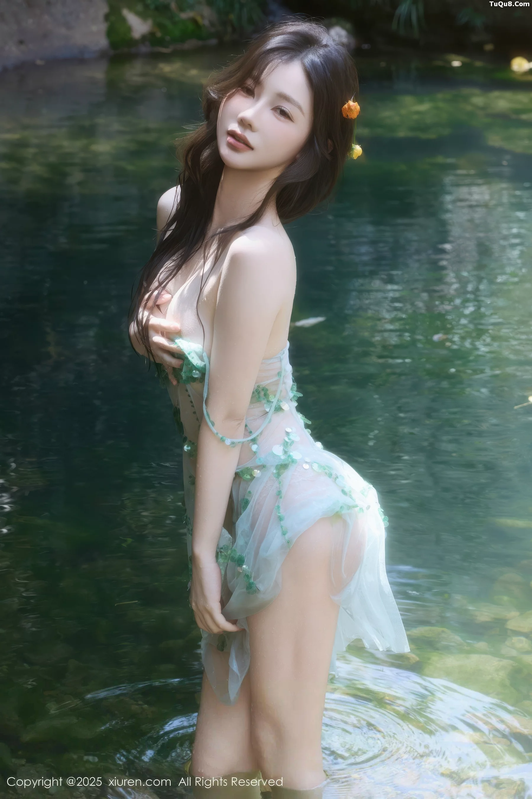 [[XiuRen秀人网]秀人网]No.10756_模特尹甜甜户外小溪性感薄纱亮片裙湿身秀丰腴身材惹火诱惑写真60P