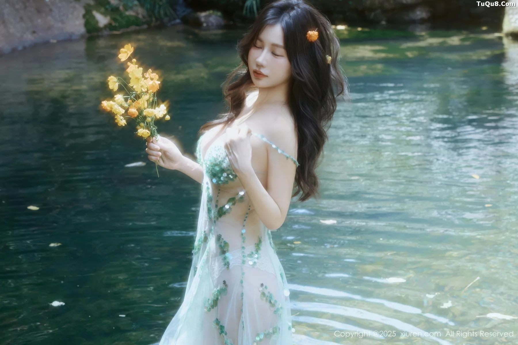 [[XiuRen秀人网]秀人网]No.10756_模特尹甜甜户外小溪性感薄纱亮片裙湿身秀丰腴身材惹火诱惑写真60P