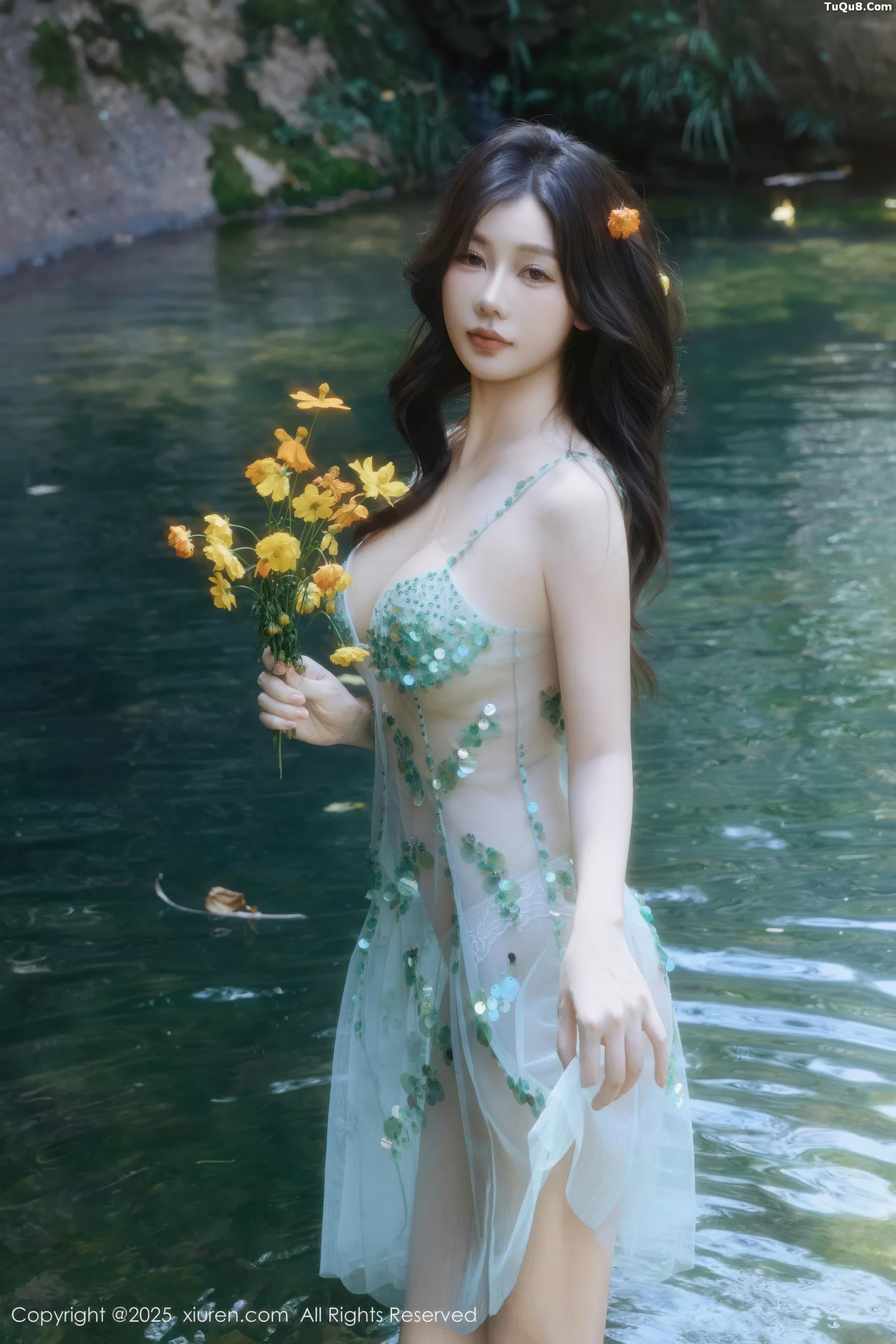 [[XiuRen秀人网]秀人网]No.10756_模特尹甜甜户外小溪性感薄纱亮片裙湿身秀丰腴身材惹火诱惑写真60P