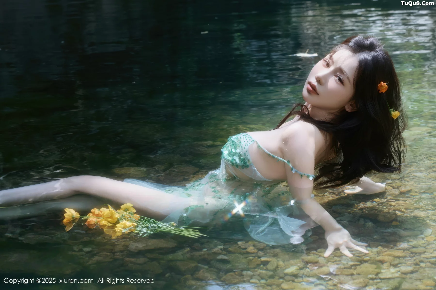 [[XiuRen秀人网]秀人网]No.10756_模特尹甜甜户外小溪性感薄纱亮片裙湿身秀丰腴身材惹火诱惑写真60P