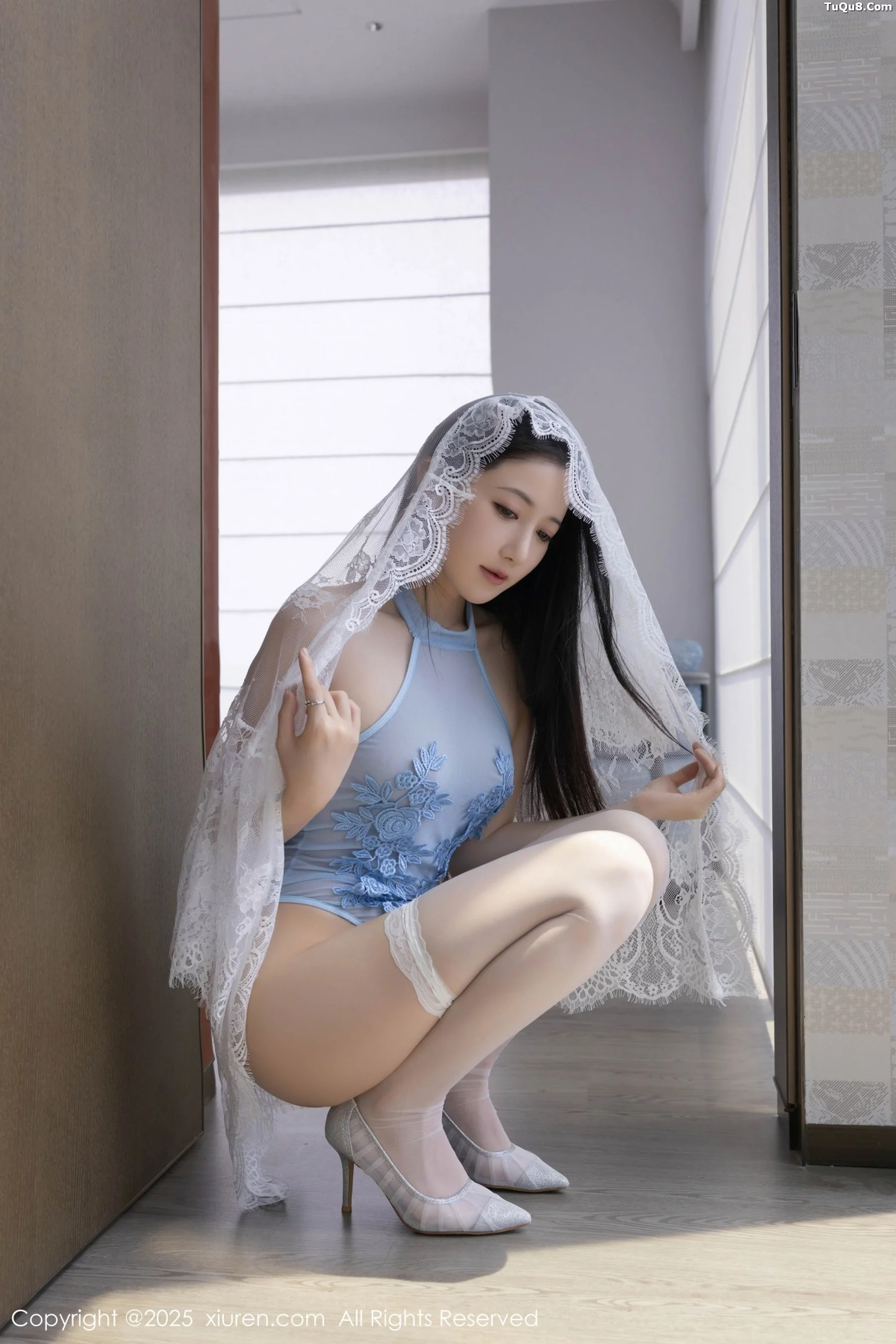 [[XiuRen秀人网]秀人网]No.10763_模特鱼子酱Fish性感浅蓝轻透连体衣配白丝袜秀曼妙身姿诱惑写真74P