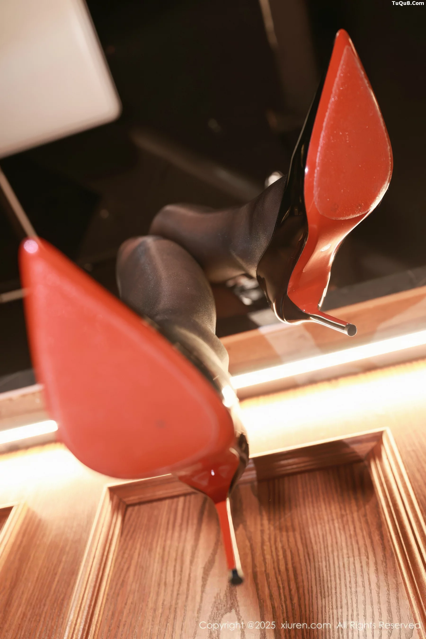 [[XiuRen秀人网]秀人网]No.10761_模特南乔兔女郎装扮黑色高叉连体衣配超薄黑丝秀完美身材诱惑写真73P