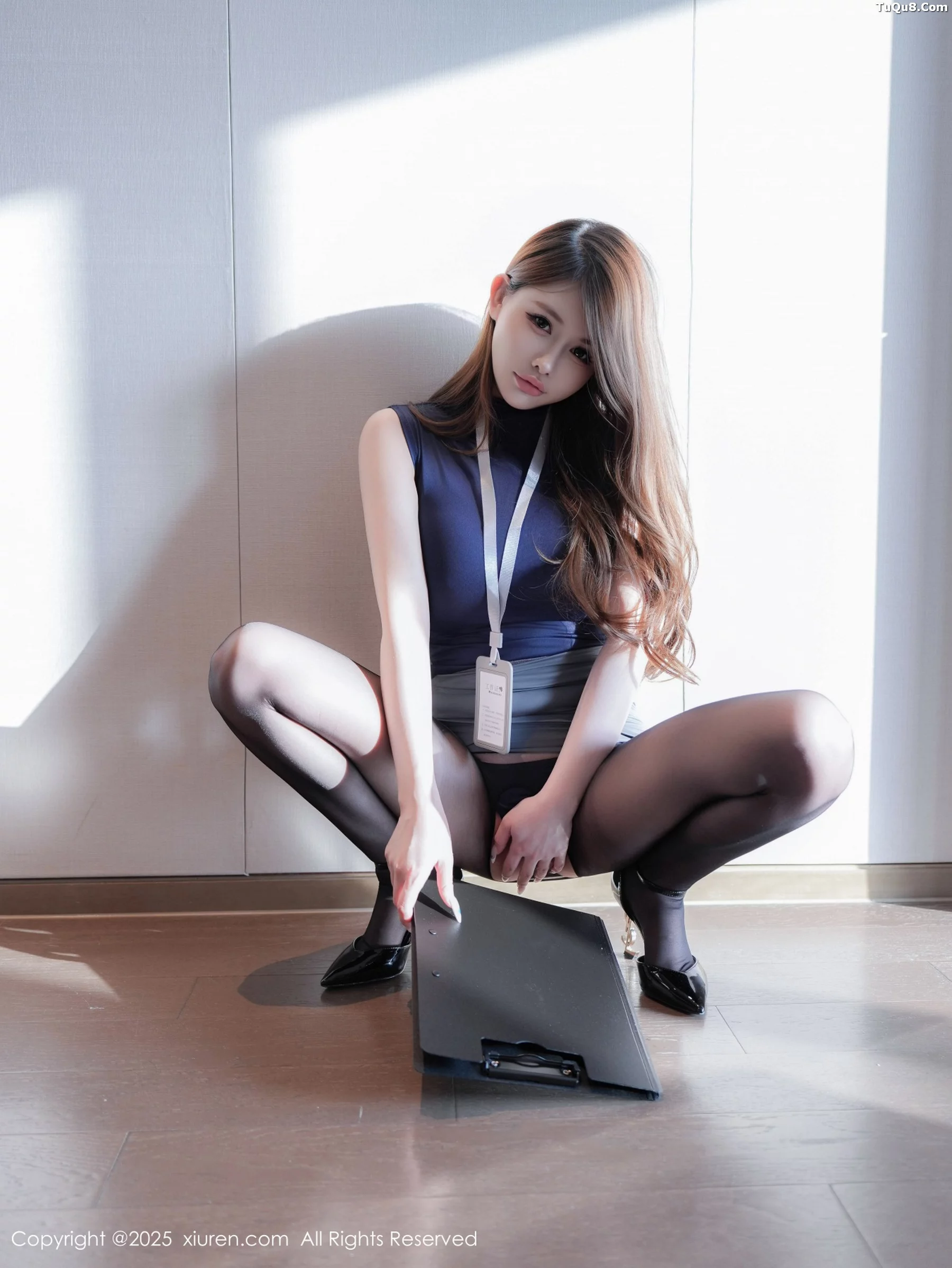 [[XiuRen秀人网]秀人网]No.10765_模特甜妮性感OL服饰+红色短裙套装配黑丝袜秀丰腴身姿诱惑写真60P