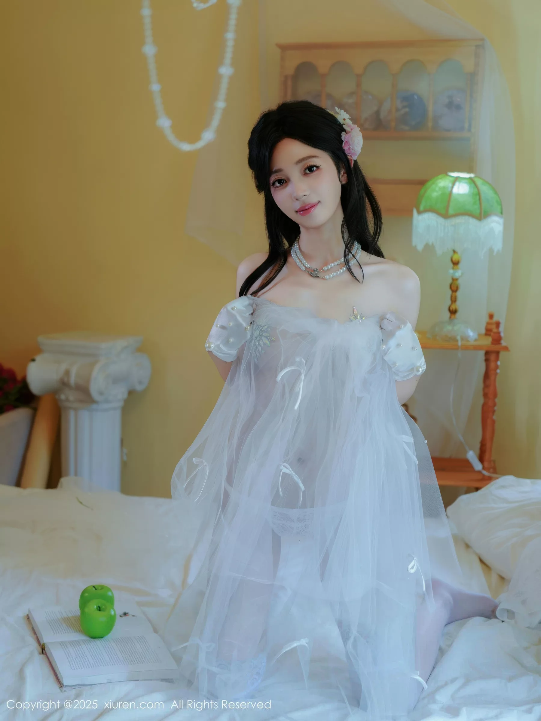 [[XiuRen秀人网]秀人网]No.10769_新人模特朱朱molly性感白色婚纱配白色丝袜秀凹凸身材诱惑写真54P