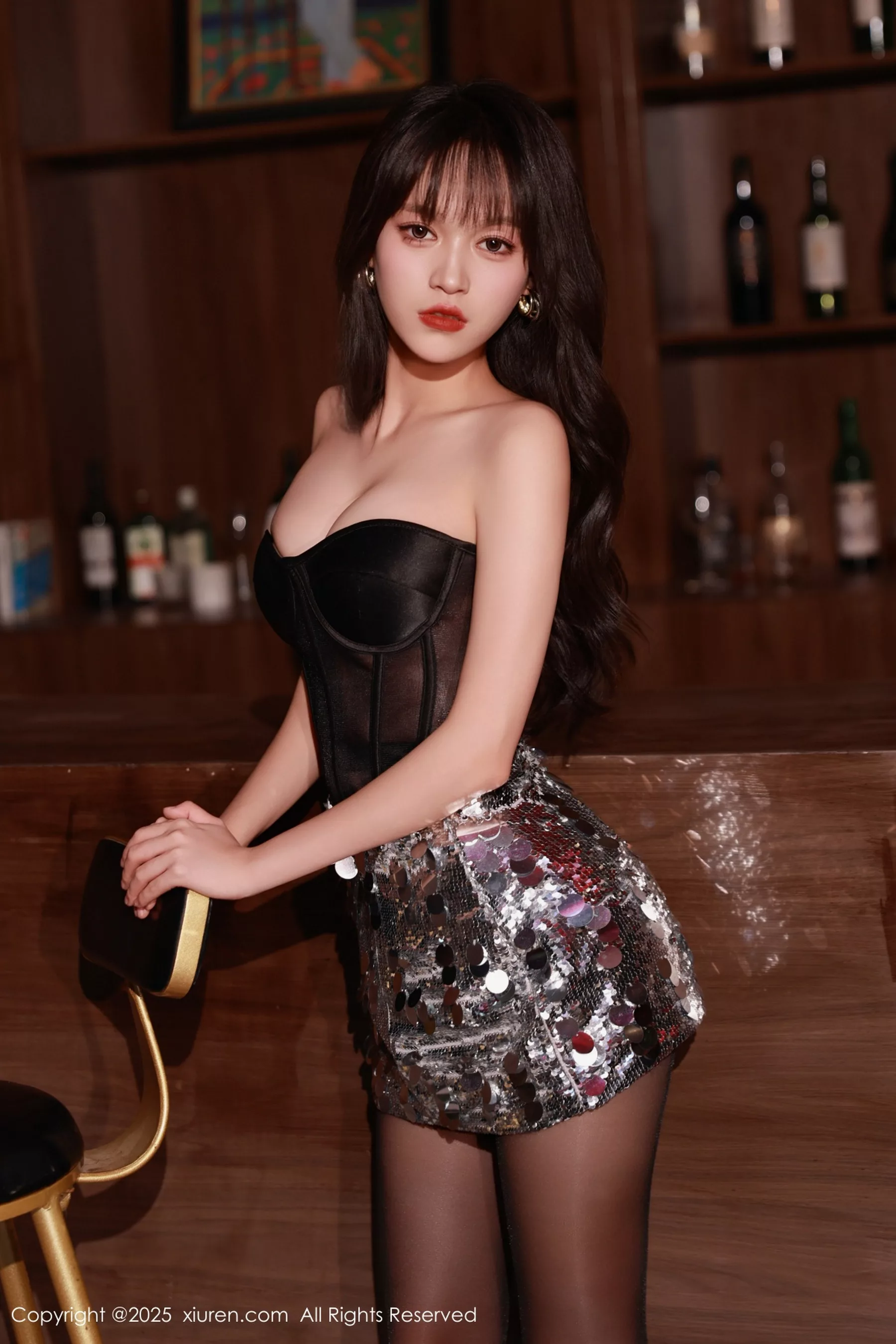 [[XiuRen秀人网]秀人网]No.10772_模特糯咪性感黑色连衣短裙露红色内衣配超薄黑丝极致魅惑写真76P