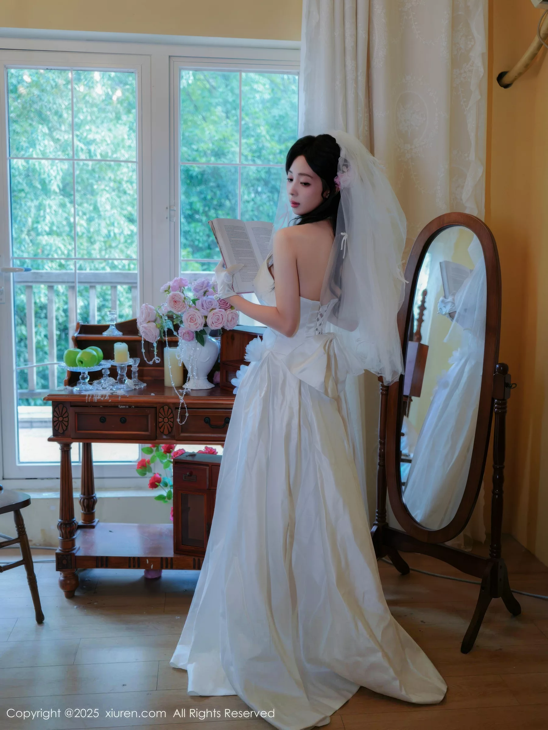 [[XiuRen秀人网]秀人网]No.10769_新人模特朱朱molly性感白色婚纱配白色丝袜秀凹凸身材诱惑写真54P