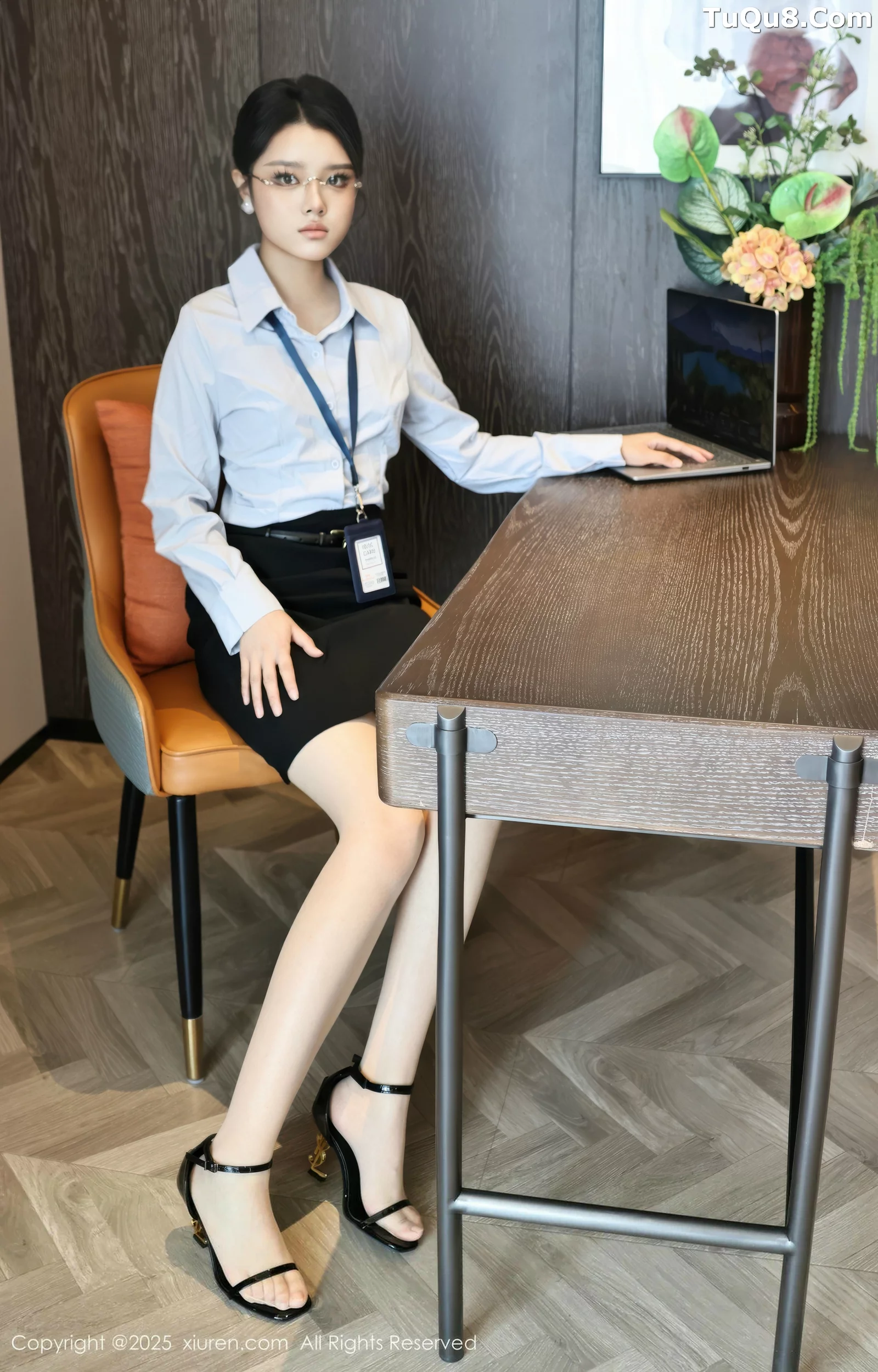 [[XiuRen秀人网]秀人网]No.10674_模特糯梨子性感蓝色衬衫配黑短裙露超薄肉丝秀曼妙身姿诱惑写真60P