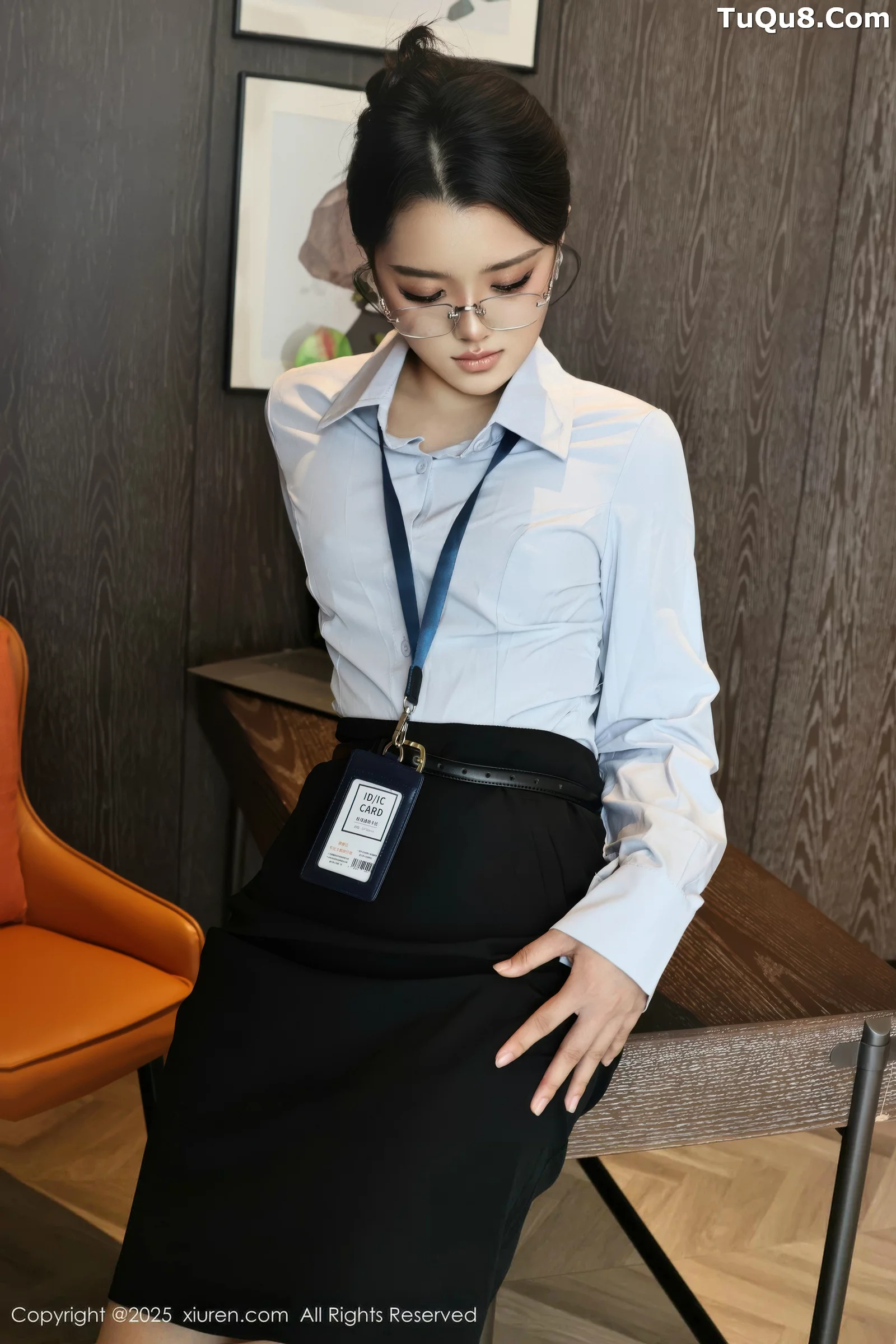 [[XiuRen秀人网]秀人网]No.10674_模特糯梨子性感蓝色衬衫配黑短裙露超薄肉丝秀曼妙身姿诱惑写真60P