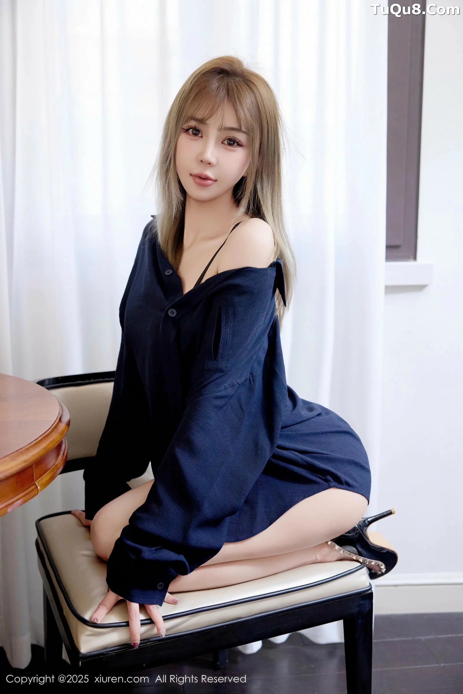 [[XiuRen秀人网]秀人网]No.10673_模特Zoe柚柚性感深色衬衫露紫色情趣内衣秀凹凸身材诱惑写真75P