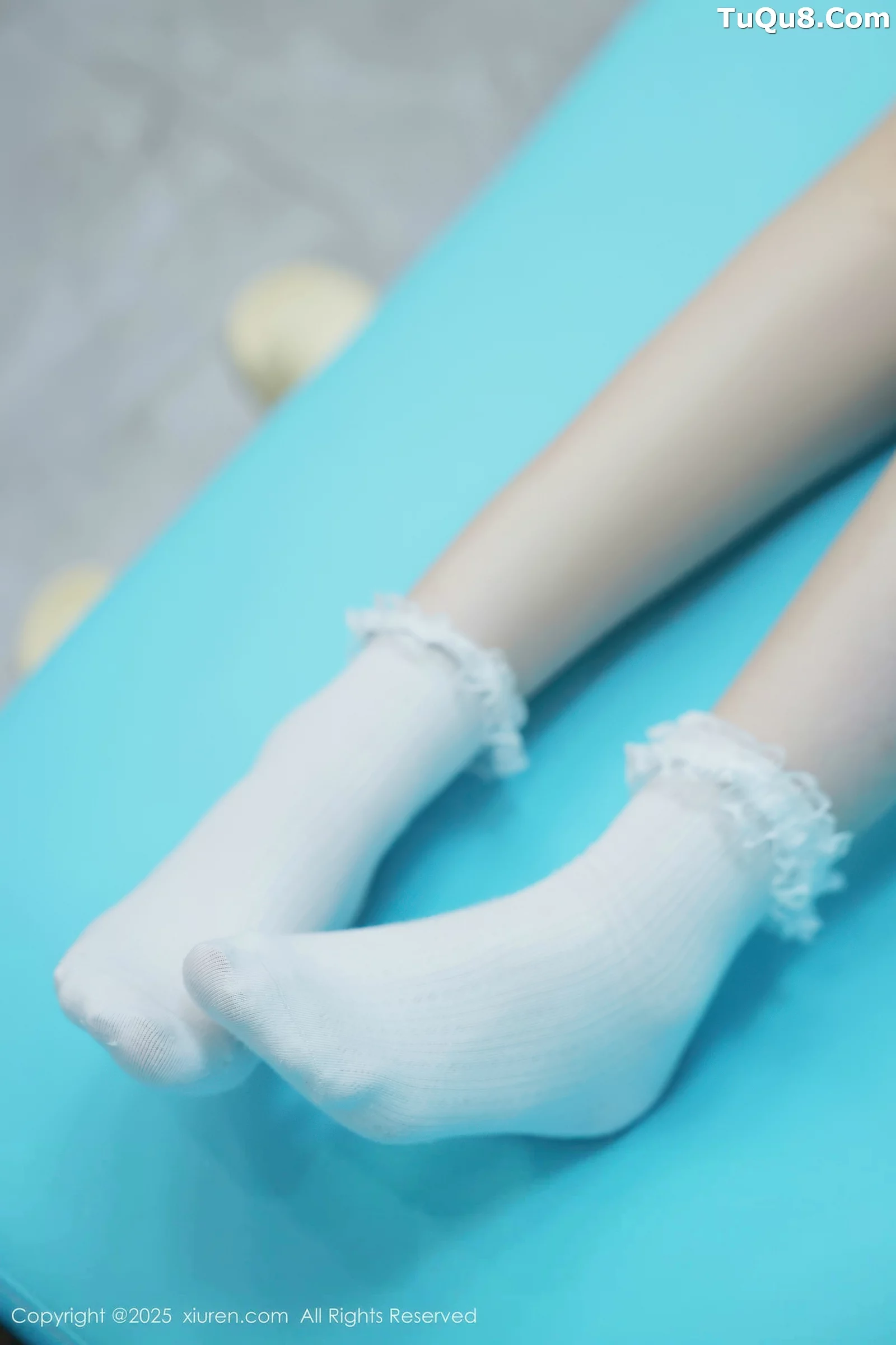 [[XiuRen秀人网]秀人网]No.10676_模特李沁恩lrene性感白色居家上衣配灰色内衣秀丰腴身材诱惑写真70P