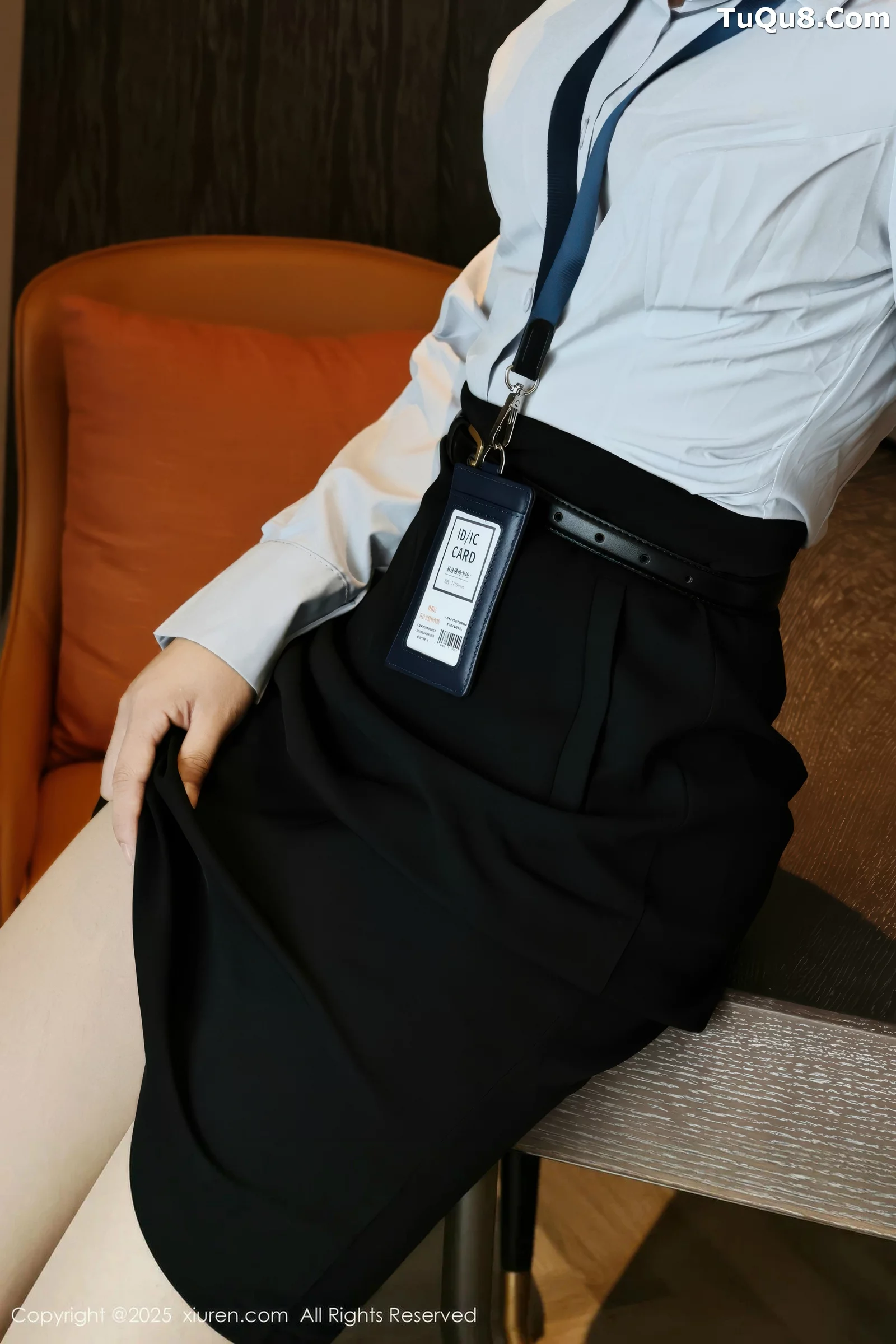 [[XiuRen秀人网]秀人网]No.10674_模特糯梨子性感蓝色衬衫配黑短裙露超薄肉丝秀曼妙身姿诱惑写真60P