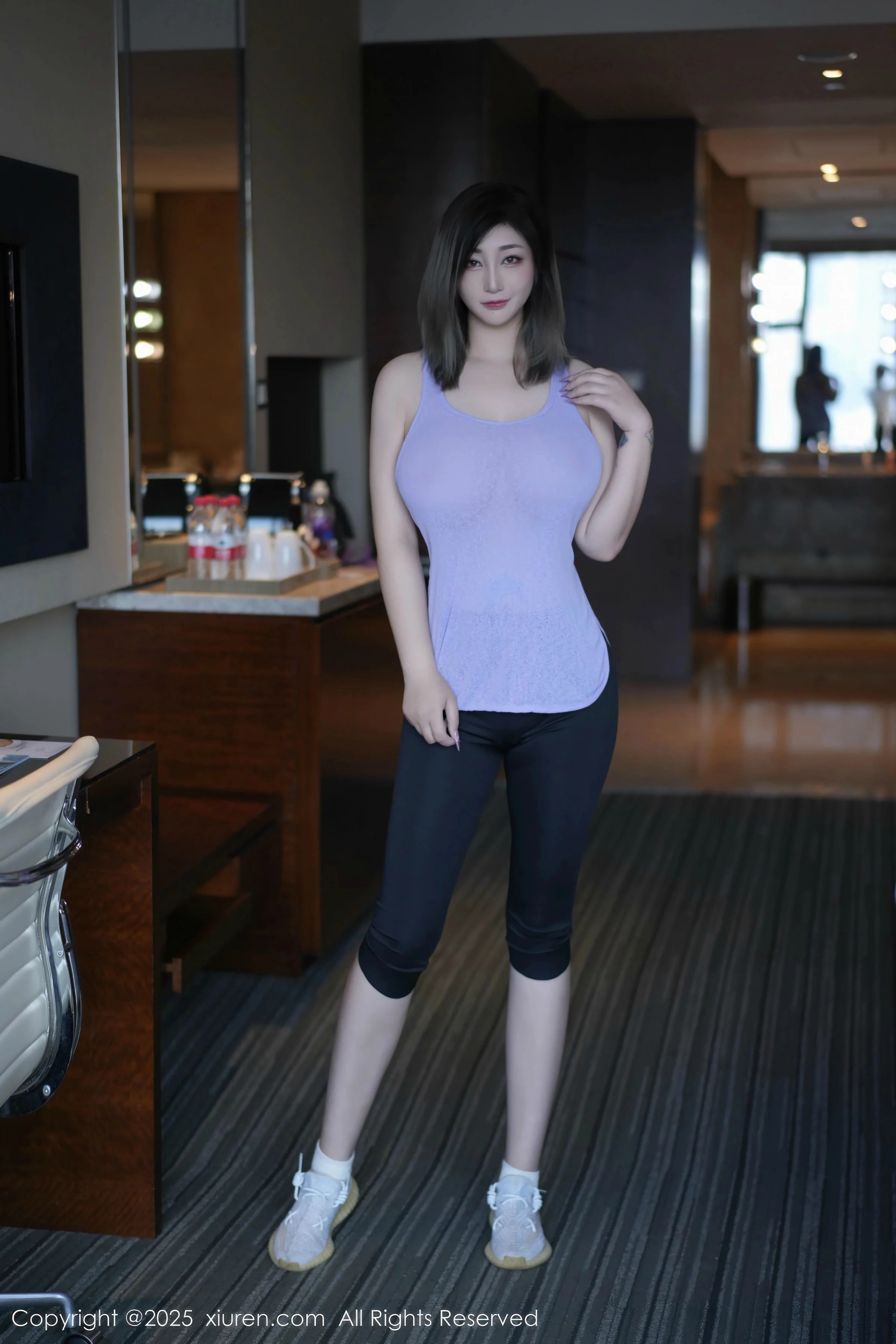 [[XiuRen秀人网]秀人网]No.10682_女神妲己_Toxic性感紫灰色上衣配黑色短裤秀丰满身材诱惑写真52P