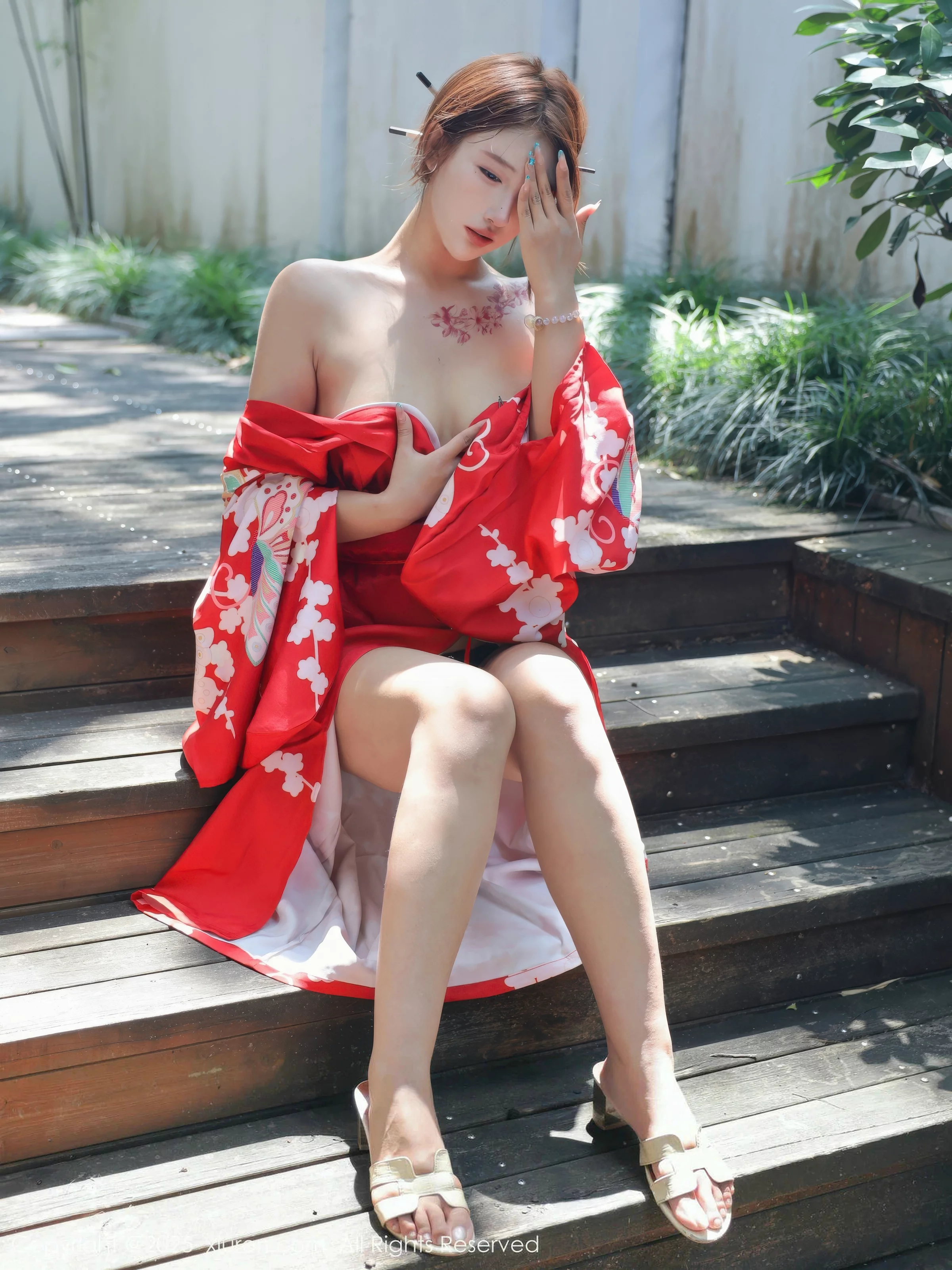 [[XiuRen秀人网]秀人网]No.10683_模特金允希Yuki户外性感红色和服半脱秀完美身材惹火诱惑写真80P