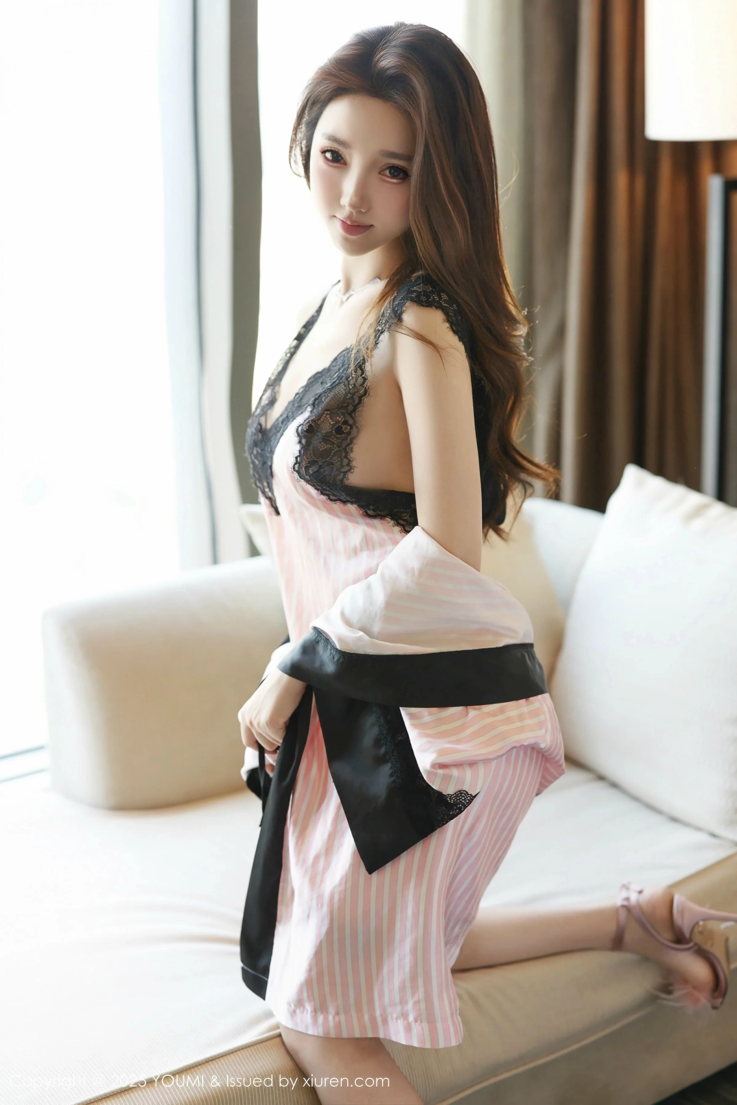 [YouMi尤蜜荟]Vol.1161_模特桃桃·夭夭twins私房合集性感粉色睡裙秀曼妙身姿诱惑写真67P