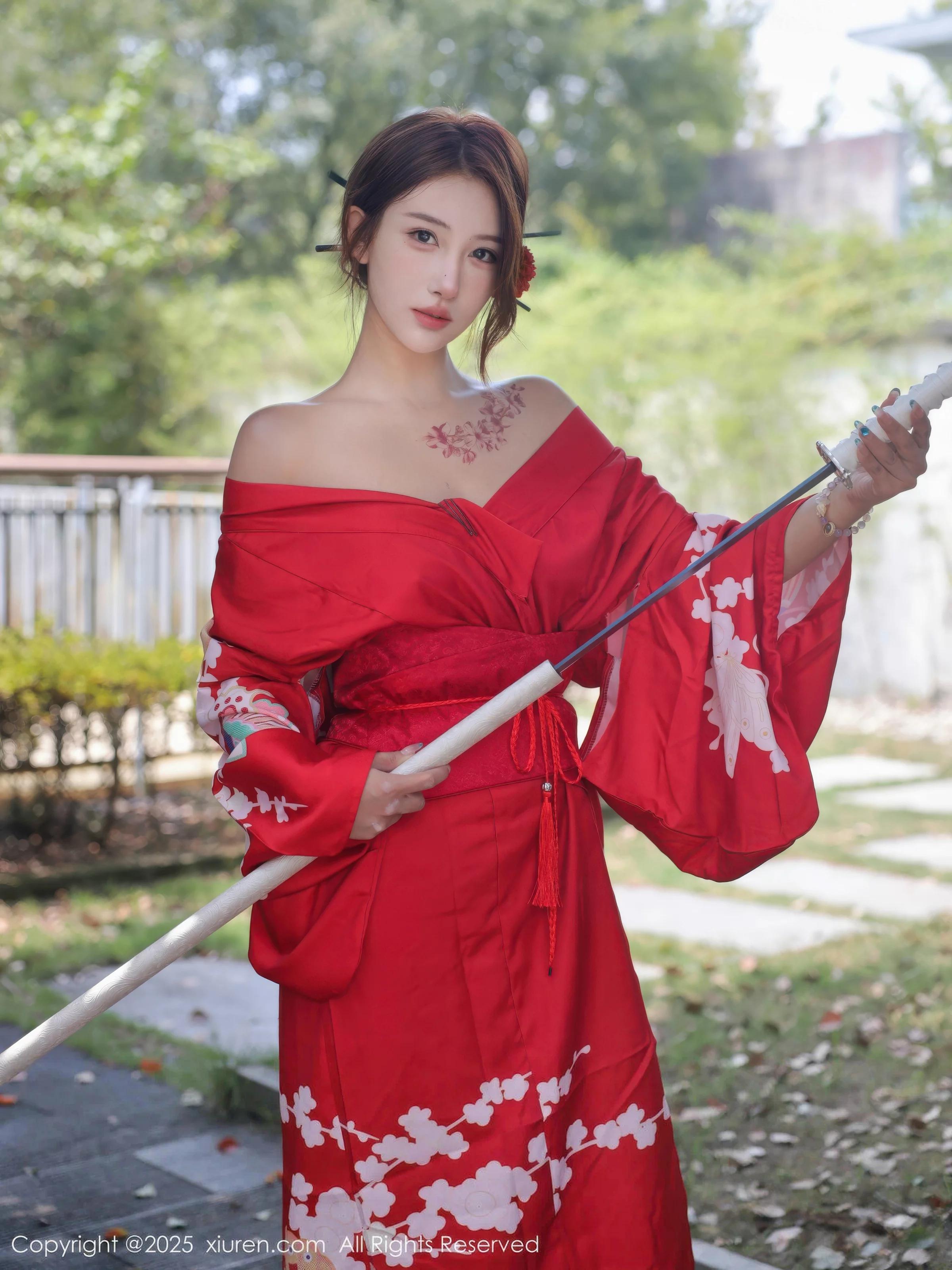 [[XiuRen秀人网]秀人网]No.10683_模特金允希Yuki户外性感红色和服半脱秀完美身材惹火诱惑写真80P