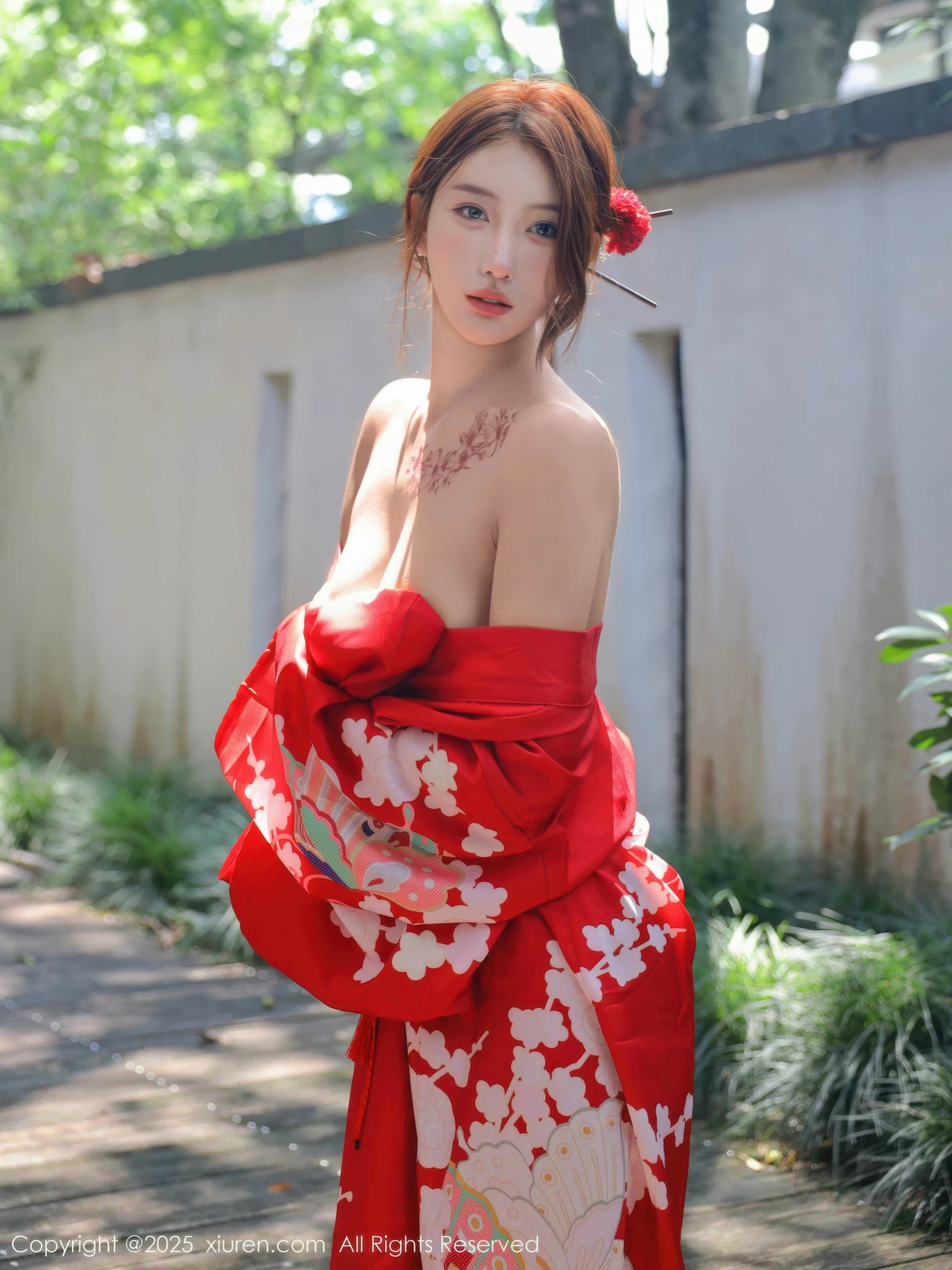 [[XiuRen秀人网]秀人网]No.10683_模特金允希Yuki户外性感红色和服半脱秀完美身材惹火诱惑写真80P