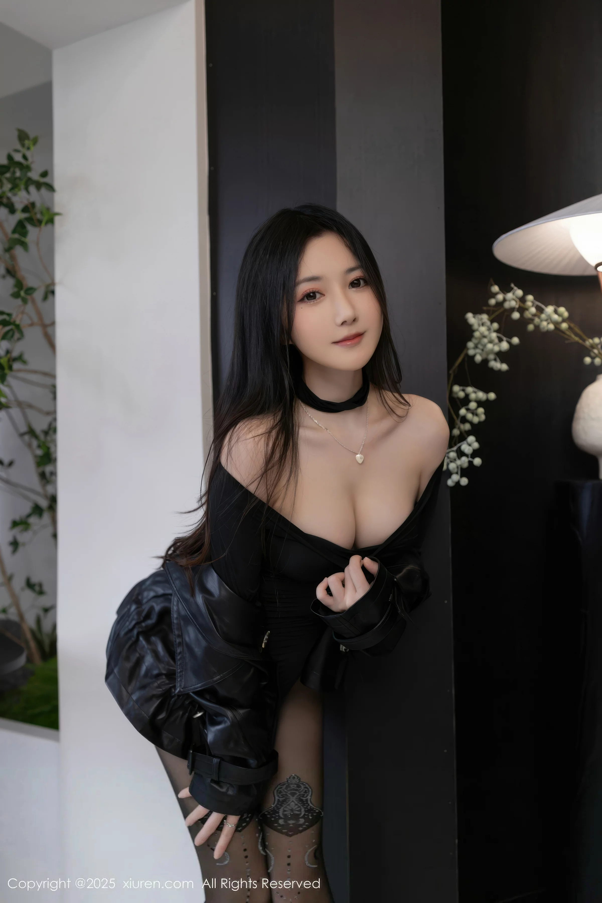 [[XiuRen秀人网]秀人网]No.10684_模特鱼子酱Fish黑色高叉连体衣配超薄黑丝秀曼妙身材诱惑写真76P