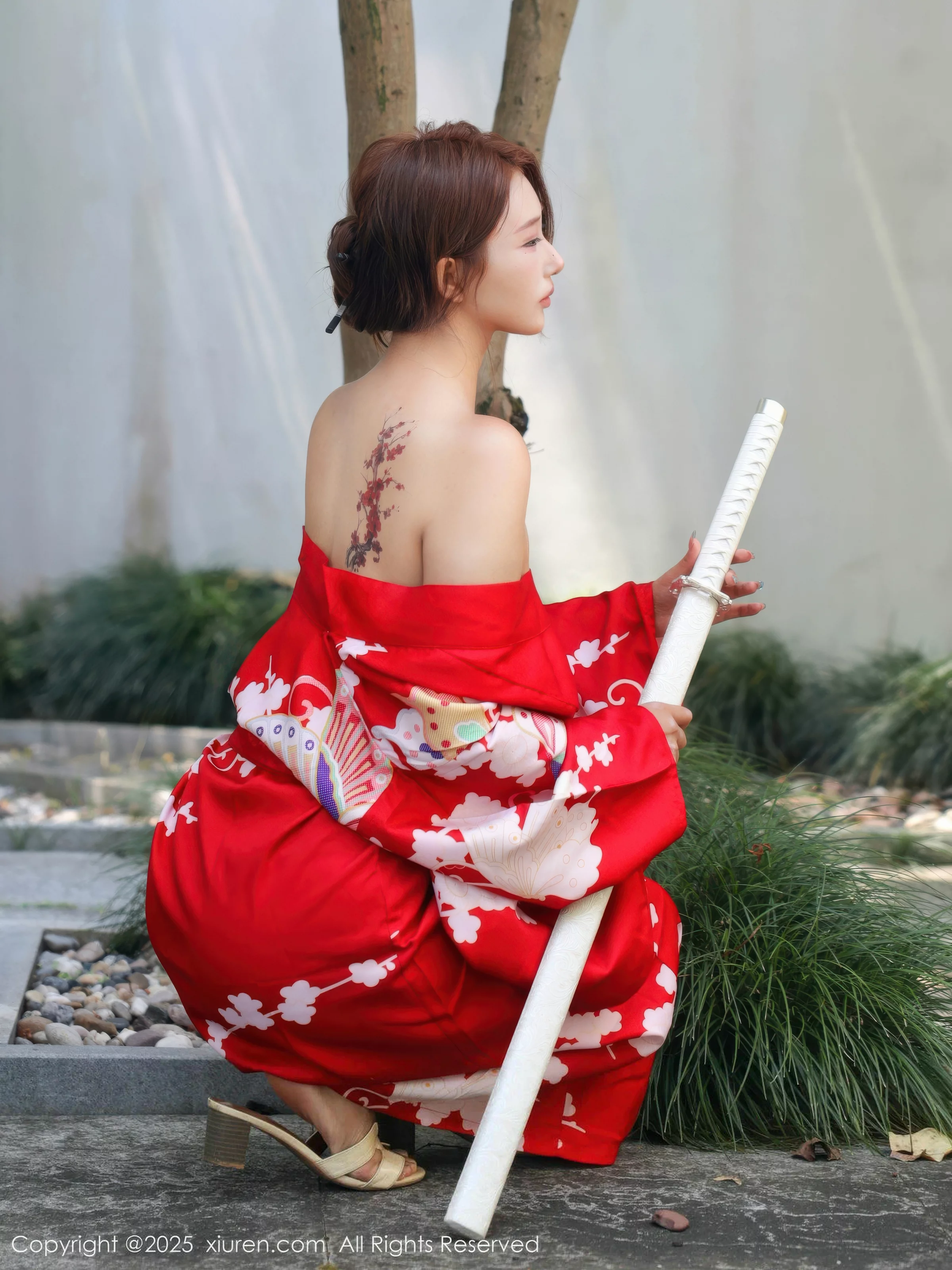 [[XiuRen秀人网]秀人网]No.10683_模特金允希Yuki户外性感红色和服半脱秀完美身材惹火诱惑写真80P