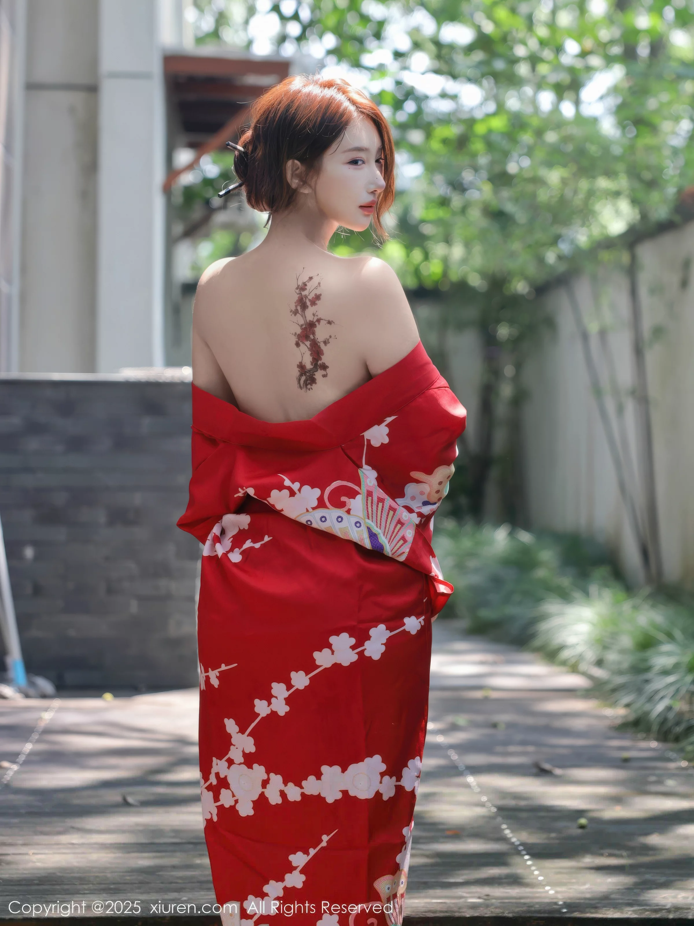 [[XiuRen秀人网]秀人网]No.10683_模特金允希Yuki户外性感红色和服半脱秀完美身材惹火诱惑写真80P