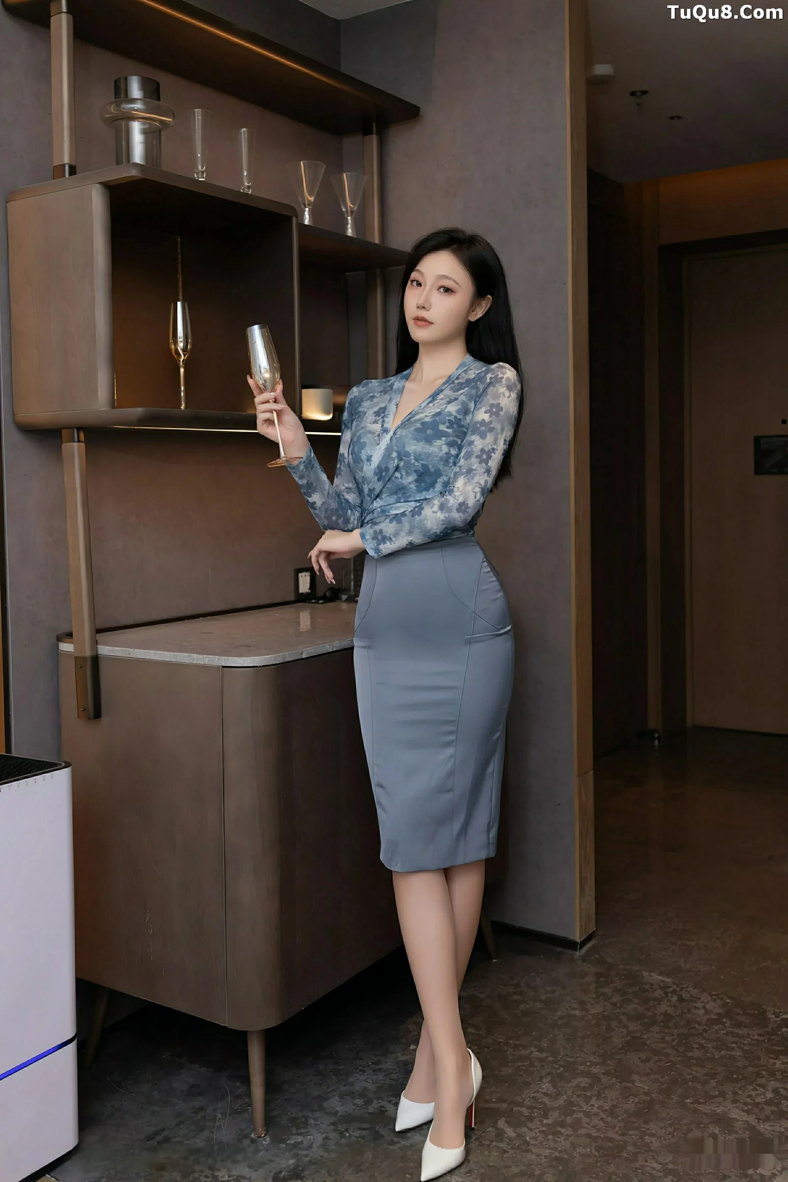 [[XiuRen秀人网]秀人网]No.10693_模特安然anran性感灰色套装露灰色内衣配开档肉丝秀美腿诱惑写真80P