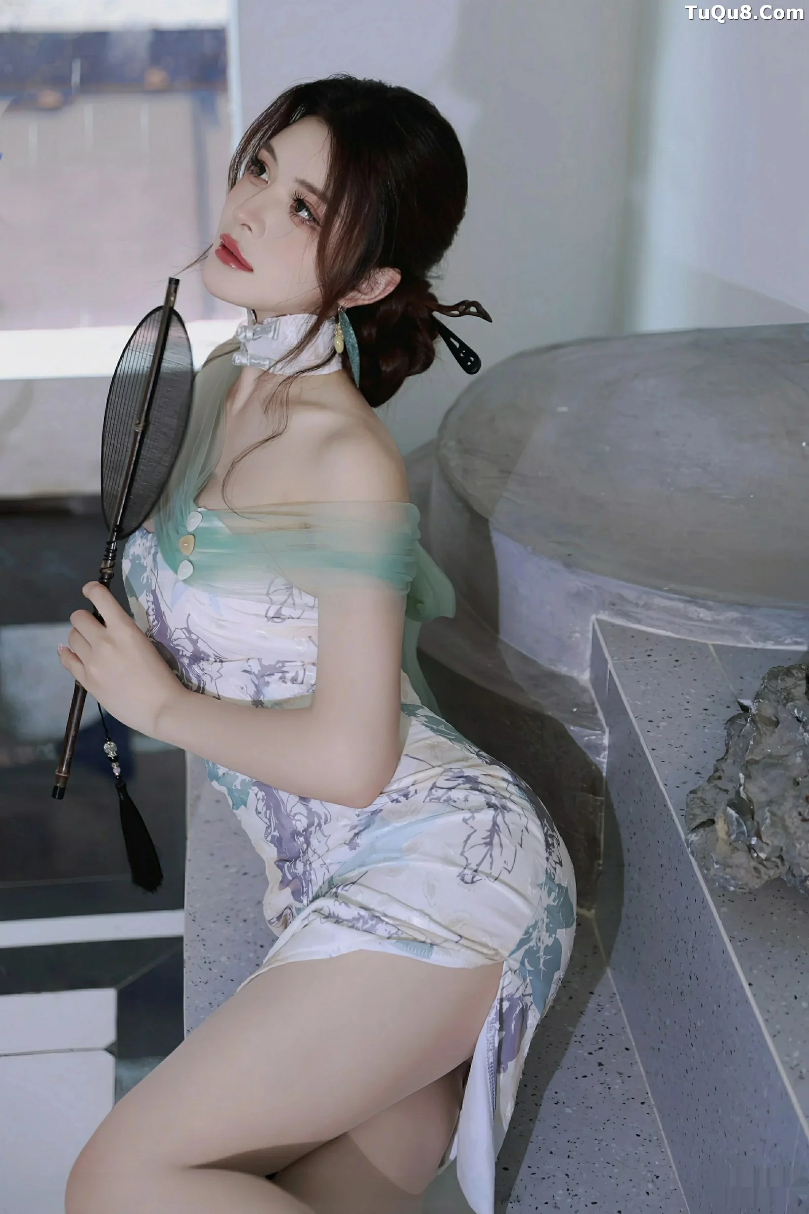 [[XiuRen秀人网]秀人网]No.10694_模特阿依莎性感浅色古风服饰配超薄肉色秀高挑曼妙身材诱惑写真82P