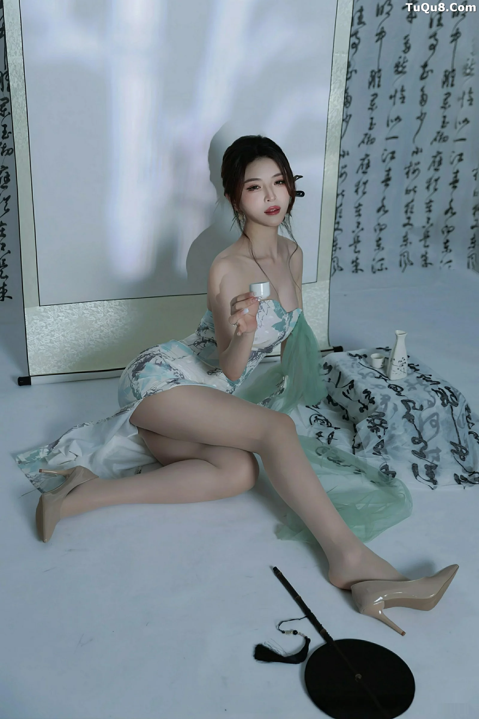 [[XiuRen秀人网]秀人网]No.10694_模特阿依莎性感浅色古风服饰配超薄肉色秀高挑曼妙身材诱惑写真82P