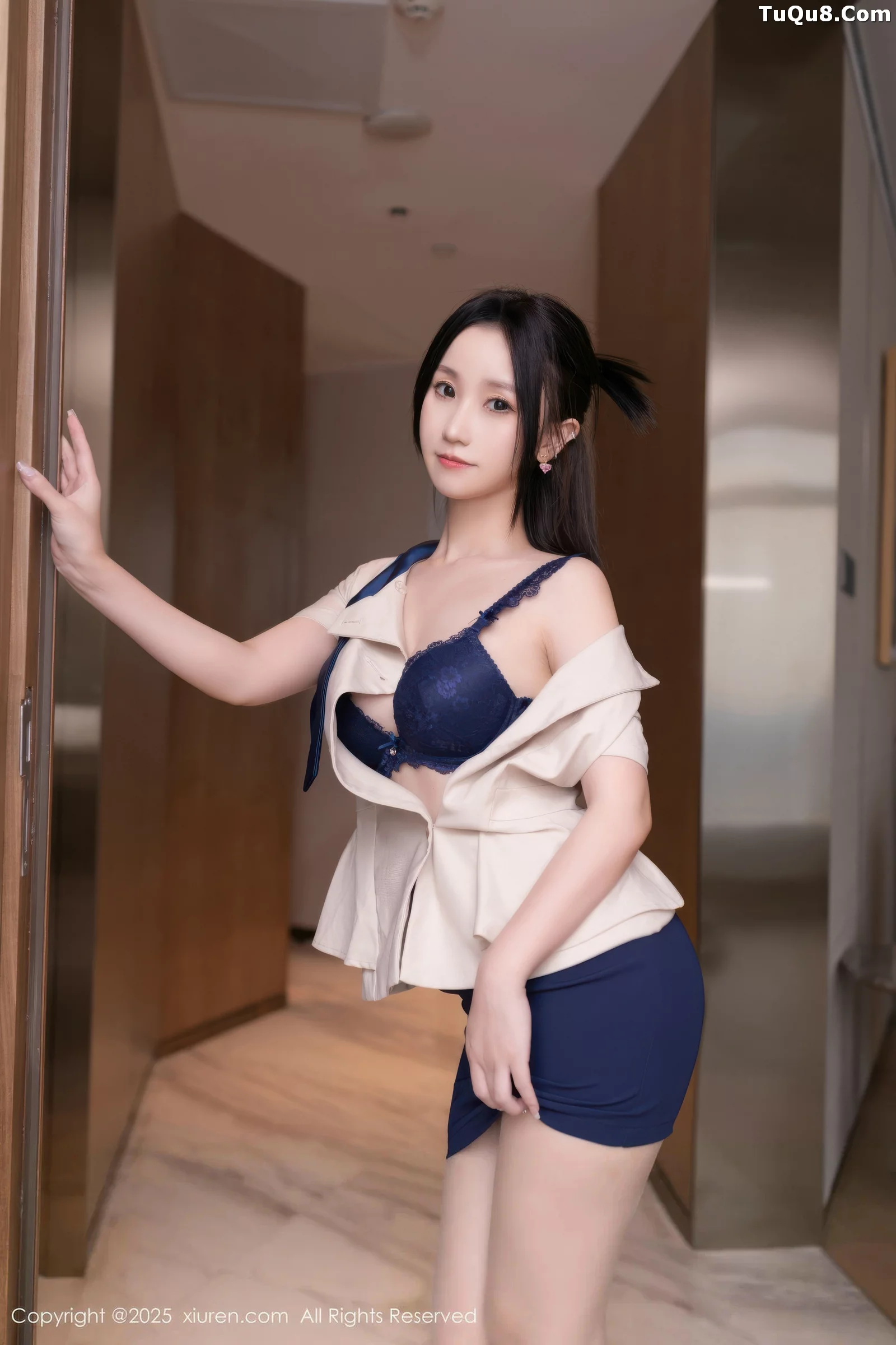 [[XiuRen秀人网]秀人网]No.10697_模特杏子Yada性感OL服饰配超薄肉丝秀曼妙身姿撩人诱惑写真83P