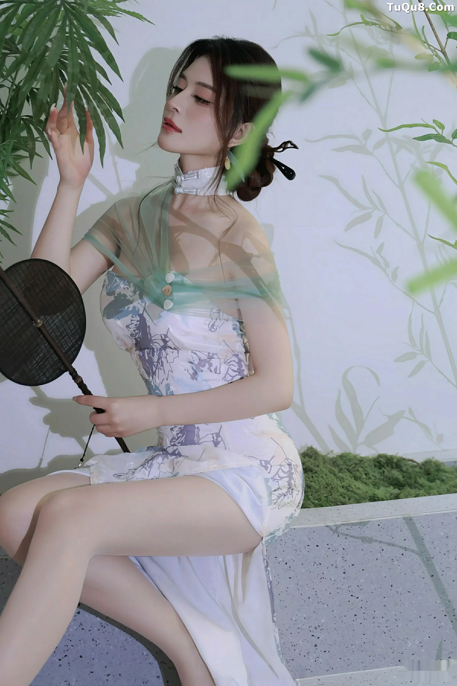 [[XiuRen秀人网]秀人网]No.10694_模特阿依莎性感浅色古风服饰配超薄肉色秀高挑曼妙身材诱惑写真82P