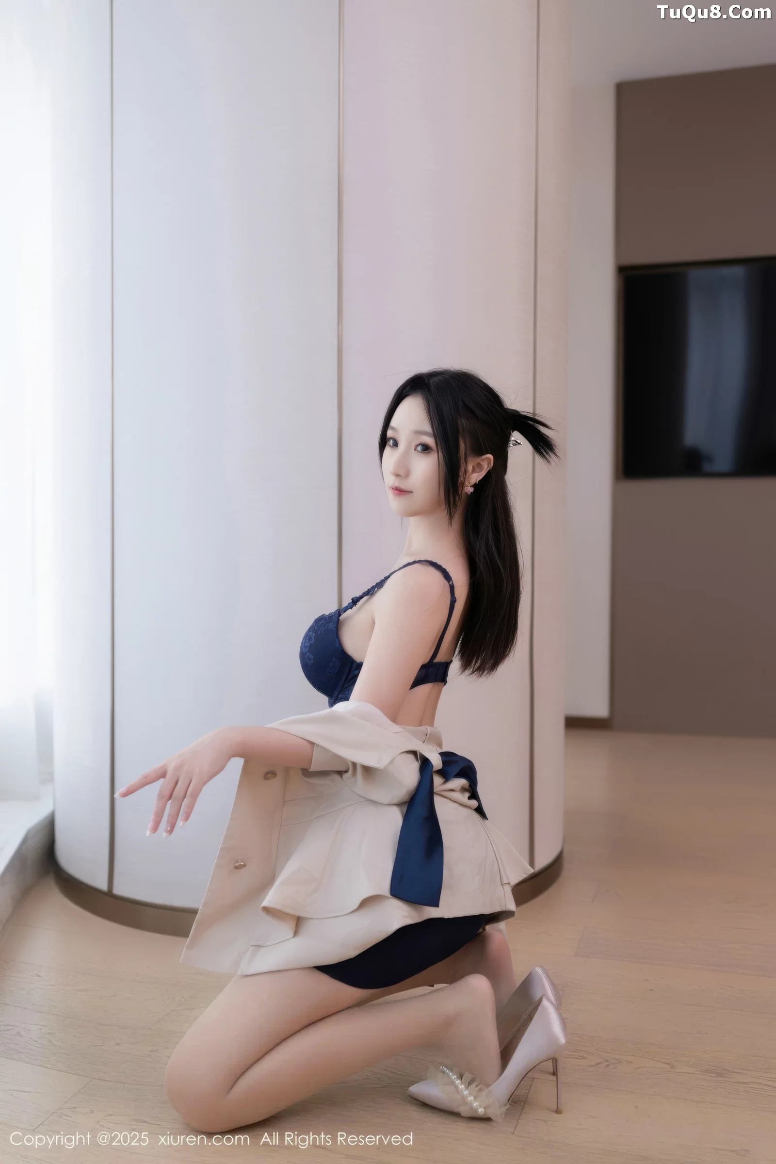 [[XiuRen秀人网]秀人网]No.10697_模特杏子Yada性感OL服饰配超薄肉丝秀曼妙身姿撩人诱惑写真83P