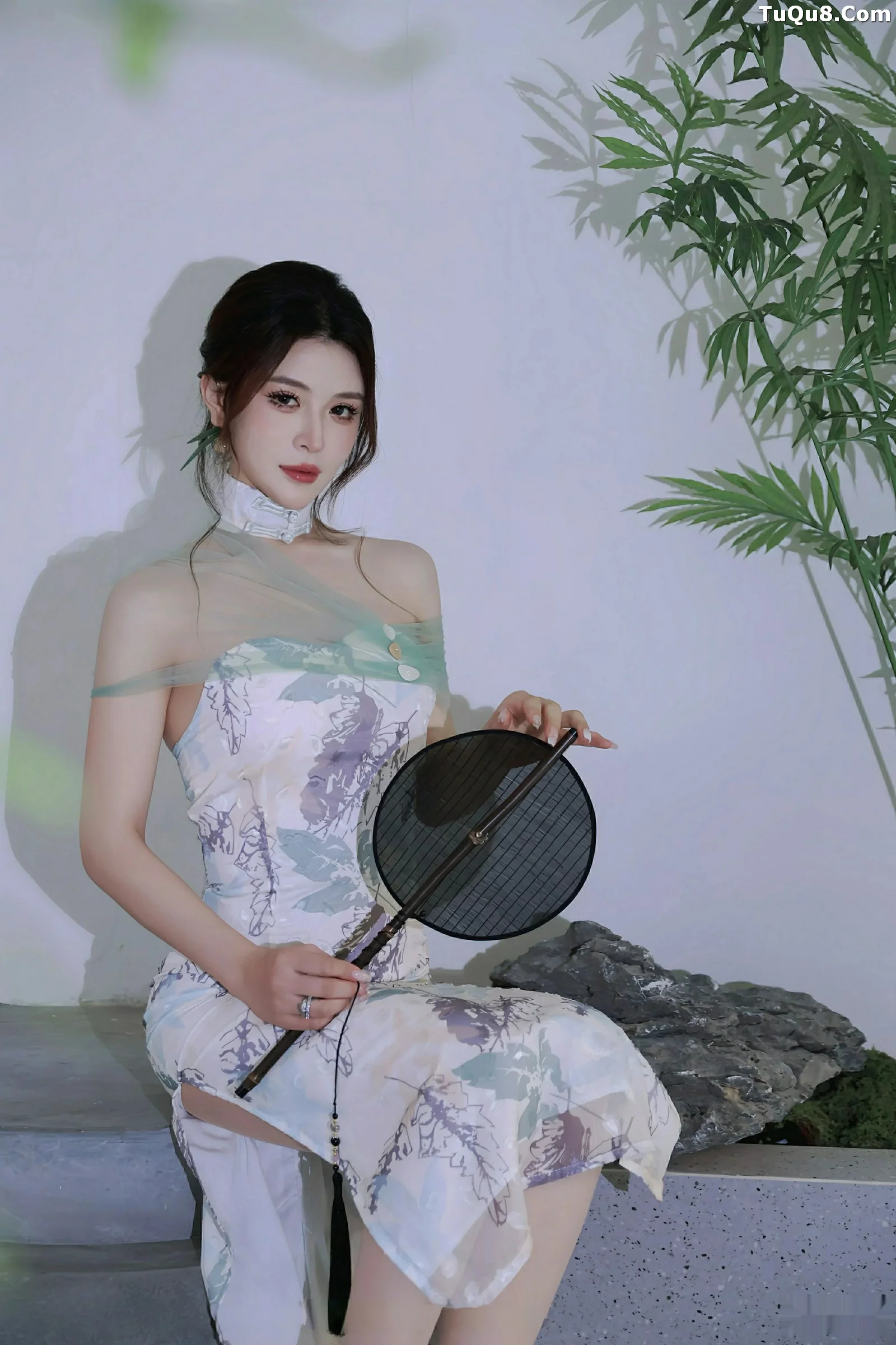 [[XiuRen秀人网]秀人网]No.10694_模特阿依莎性感浅色古风服饰配超薄肉色秀高挑曼妙身材诱惑写真82P