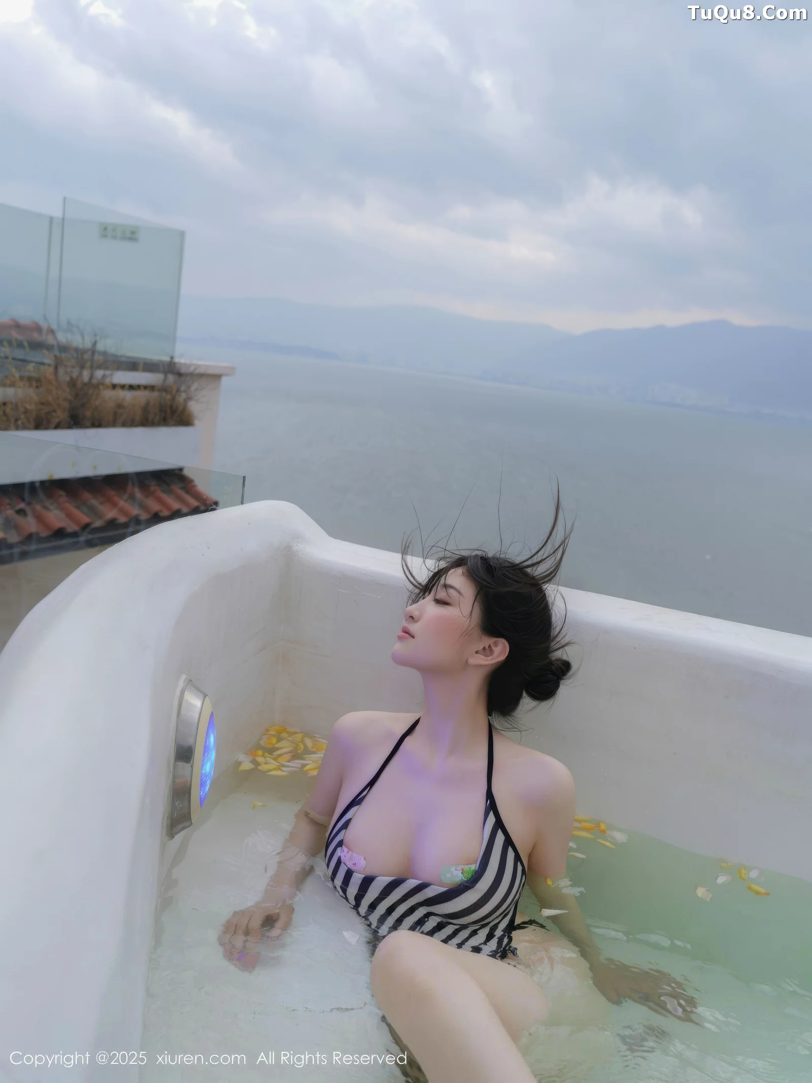 [[XiuRen秀人网]秀人网]No.10698_模特白露lulu性感黑色连衣裙露黑白比基尼秀完美身材诱惑写真57P