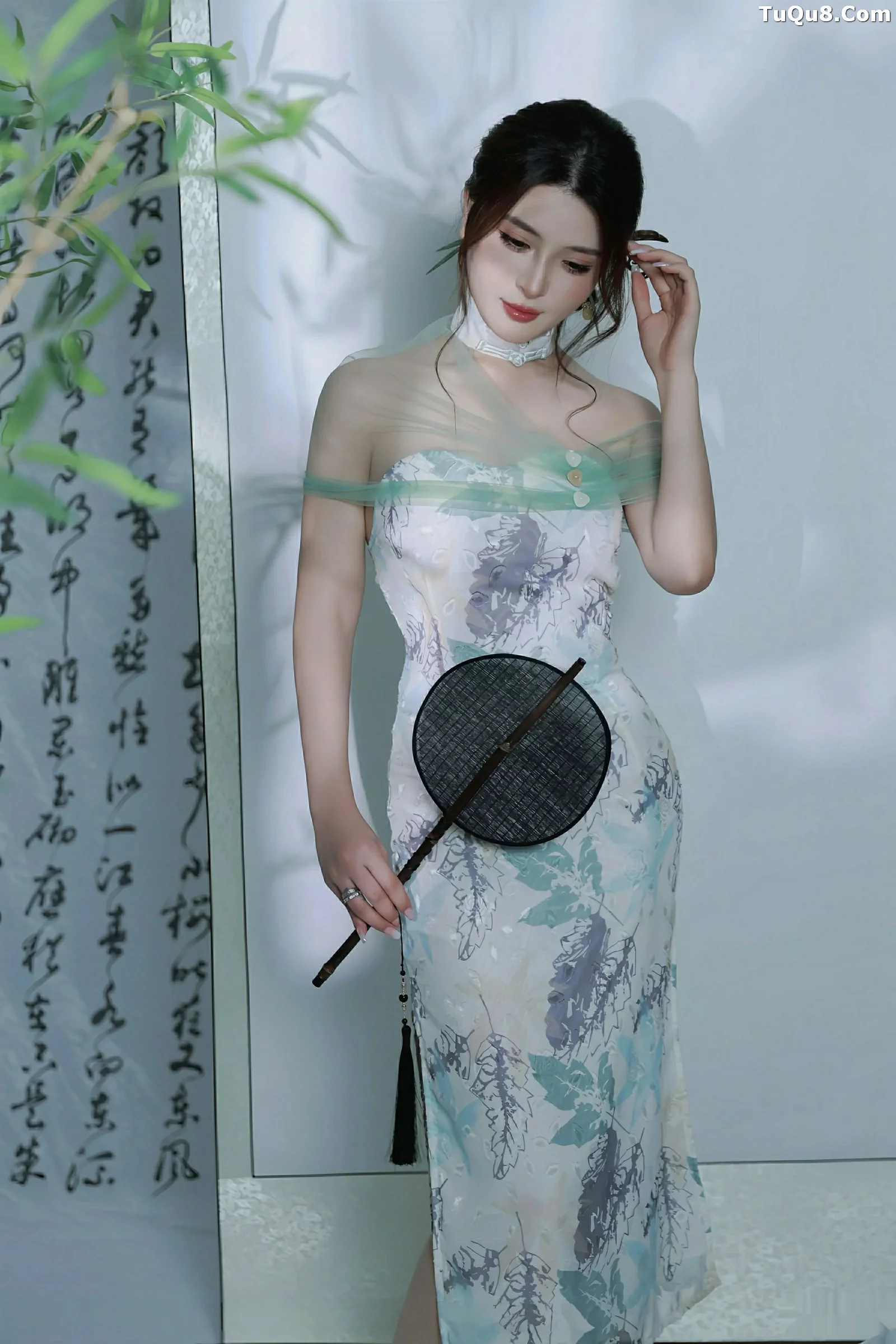 [[XiuRen秀人网]秀人网]No.10694_模特阿依莎性感浅色古风服饰配超薄肉色秀高挑曼妙身材诱惑写真82P