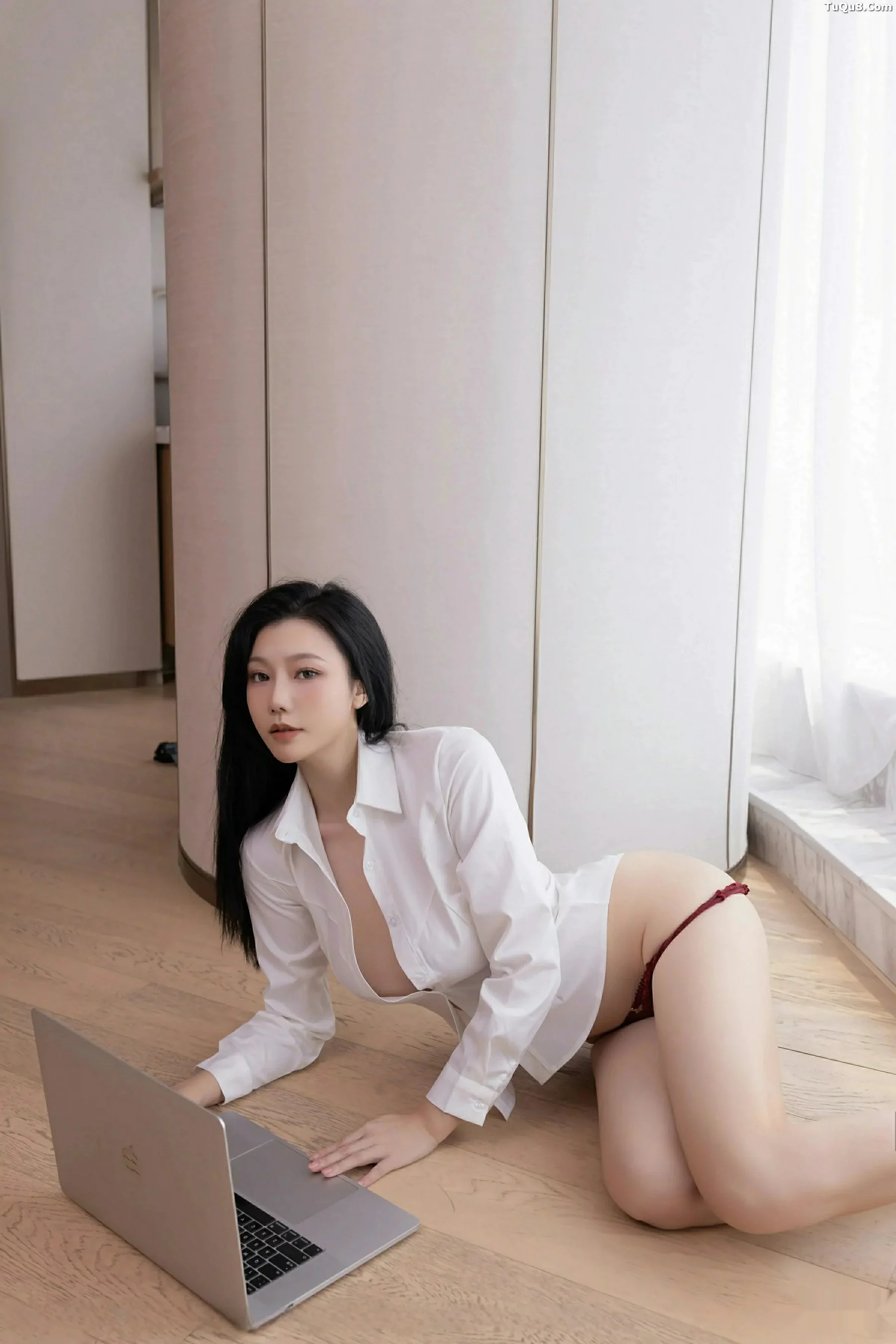 [[XiuRen秀人网]秀人网]No.10797_模特安然anran性感白衬衫配红短裙露黑丝吊袜秀曼妙身姿诱惑写真77P