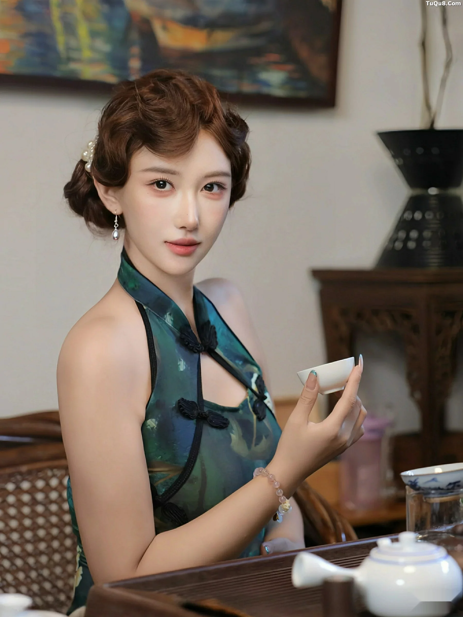 [[XiuRen秀人网]秀人网]No.10815_模特金允希Yuki性感绿色旗袍配超薄肉丝秀丰腴身材迷人诱惑写真78P