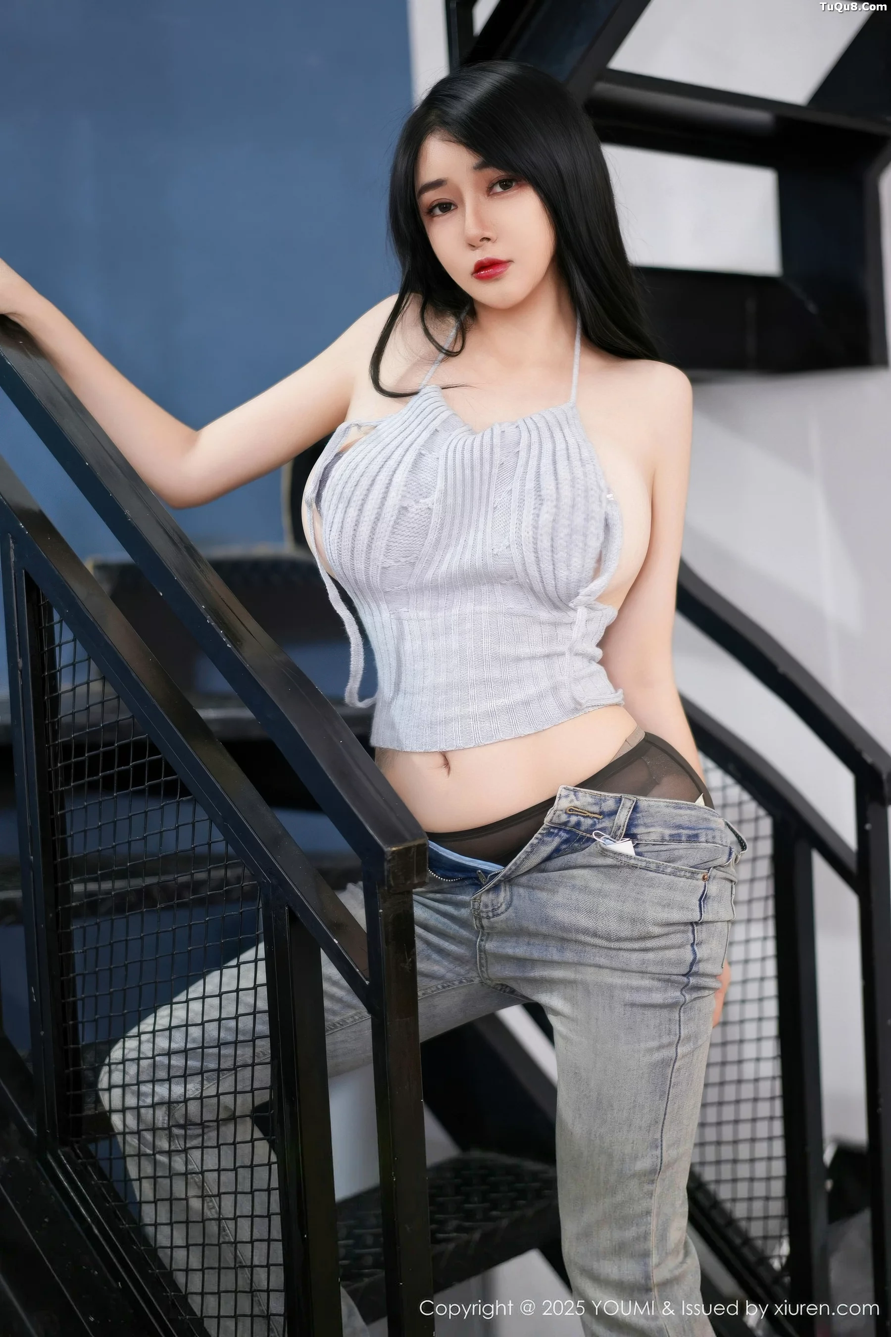 [YouMi尤蜜荟]Vol.1171_模特凯竹Quinn性感灰色露背吊带配超薄黑丝秀丰腴身材诱惑写真67P