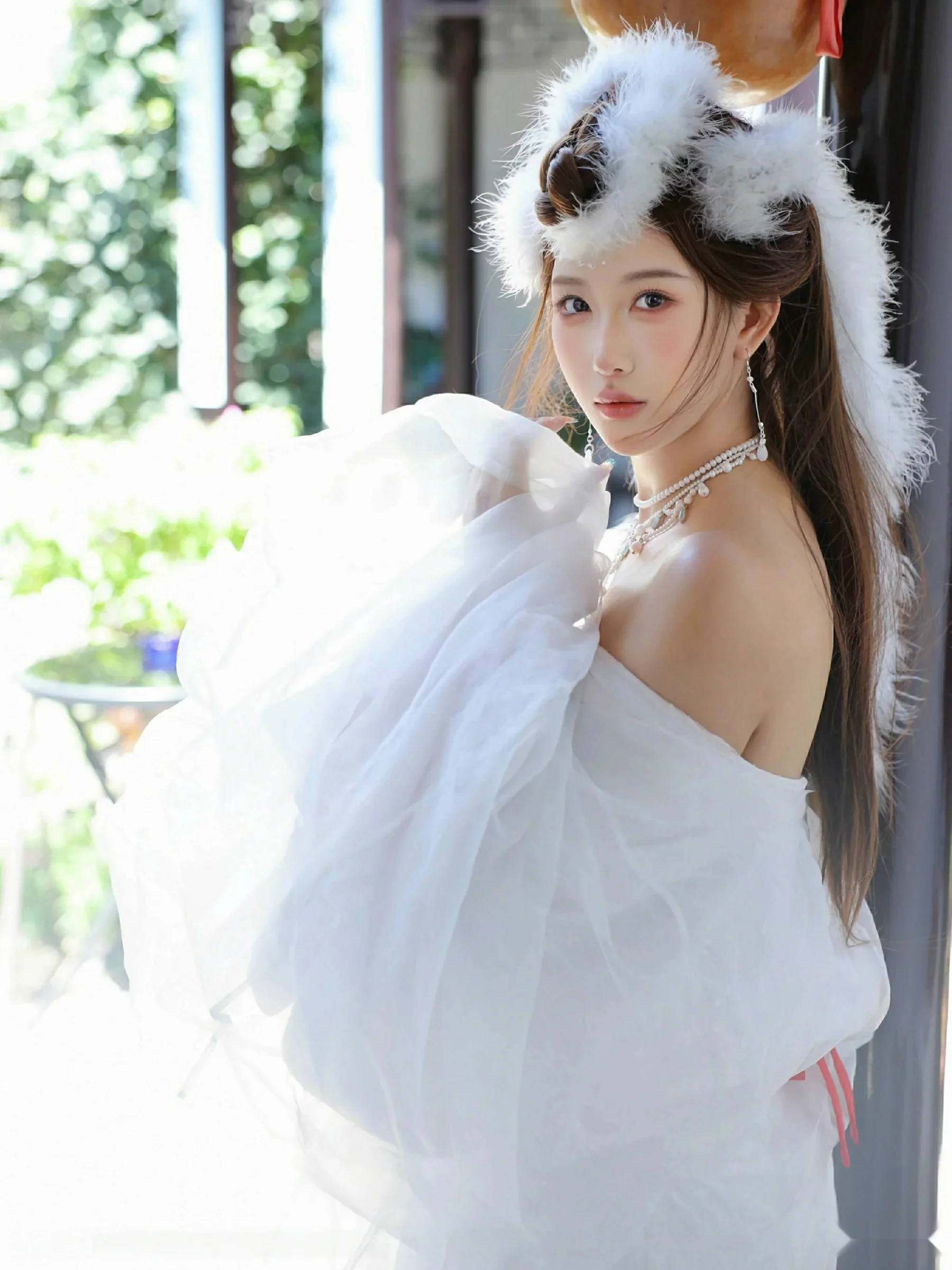 [[XiuRen秀人网]秀人网]No.10843_模特金允希Yuki性感白色锦毛鼠装扮低胸秀丰腴身材完美诱惑写真78P