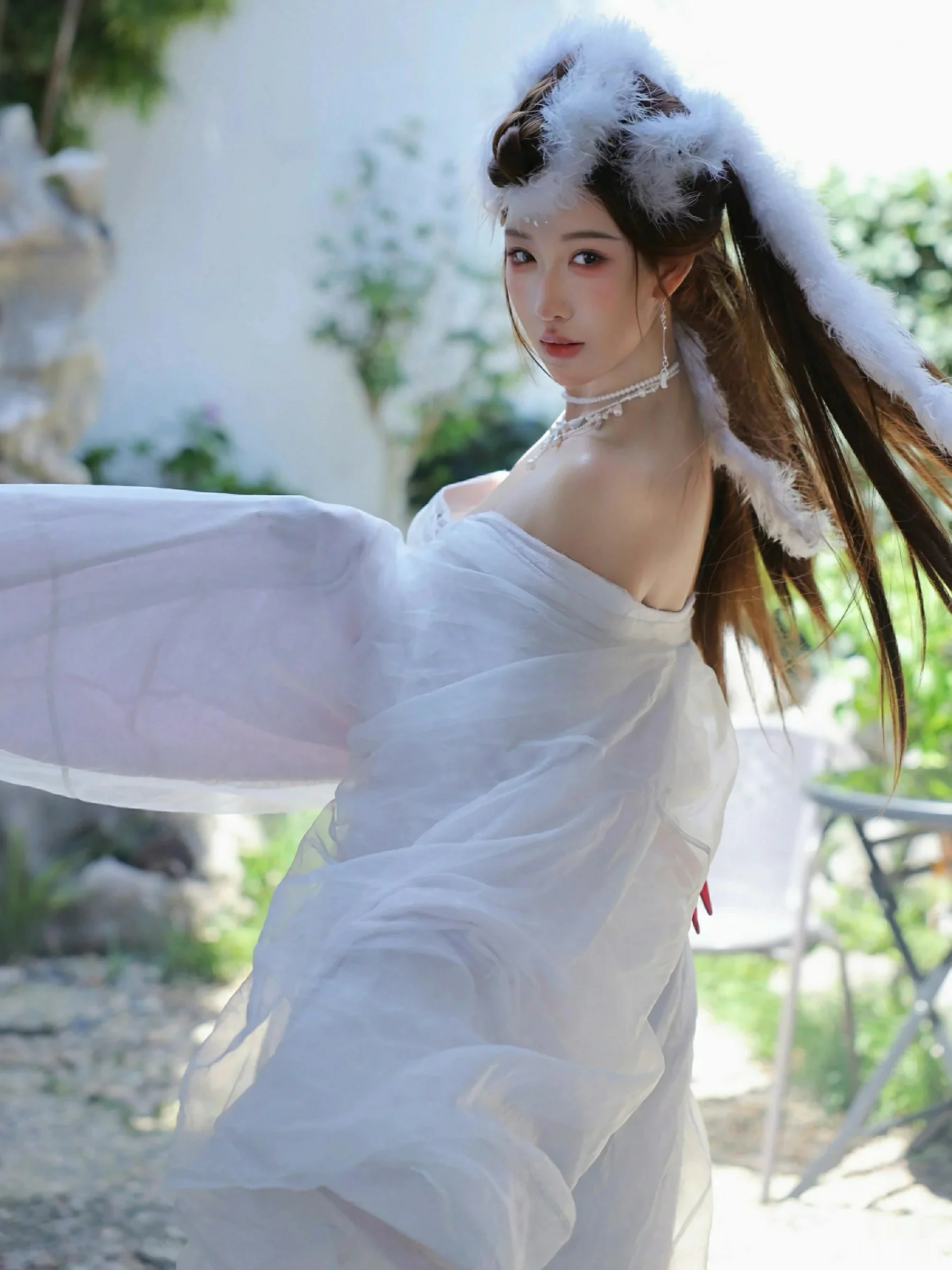 [[XiuRen秀人网]秀人网]No.10843_模特金允希Yuki性感白色锦毛鼠装扮低胸秀丰腴身材完美诱惑写真78P