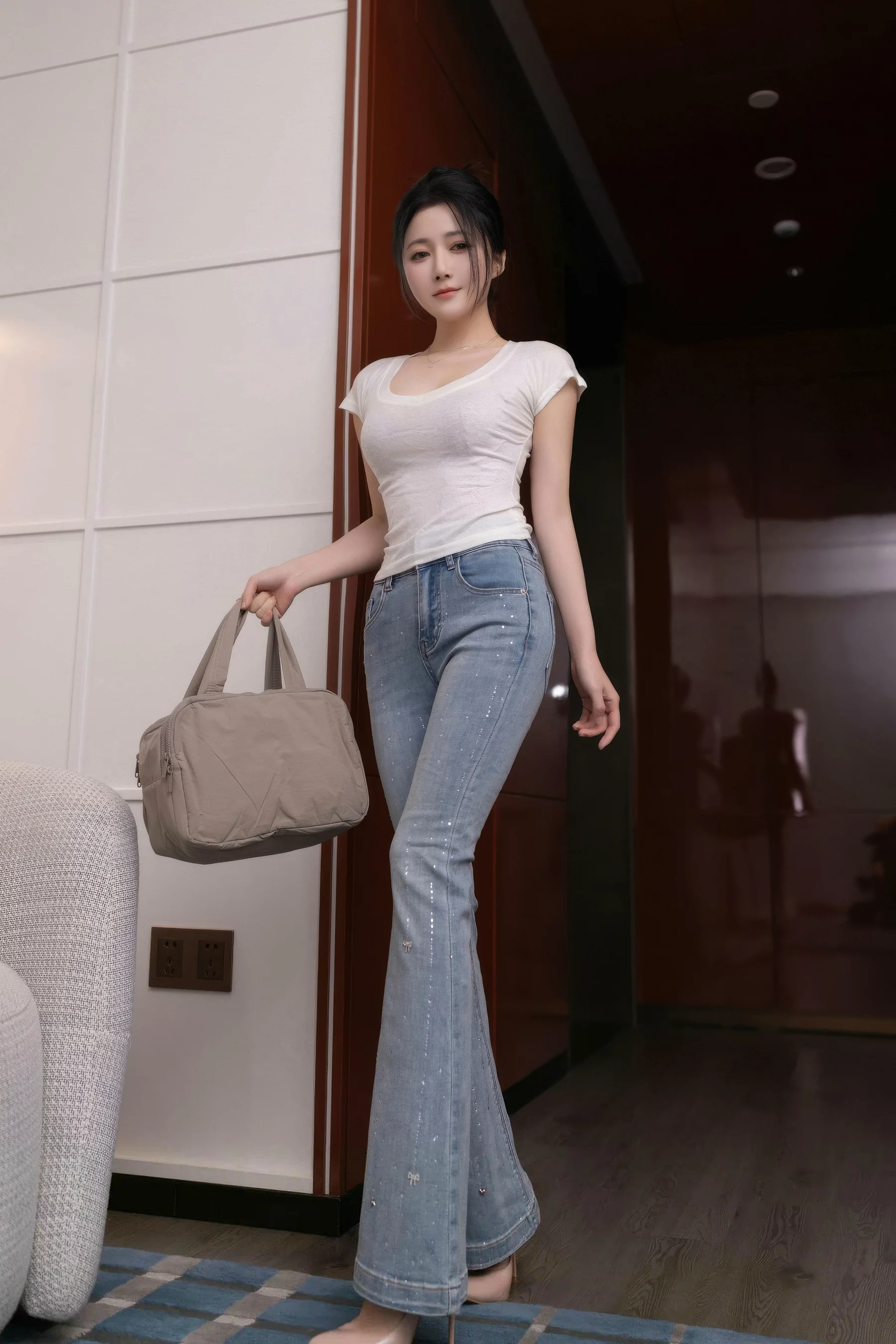 [[XiuRen秀人网]秀人网]No.10858_模特鱼子酱Fish性感暖灰蕾丝内衣配超薄肉丝秀曼妙身材诱惑写真76P