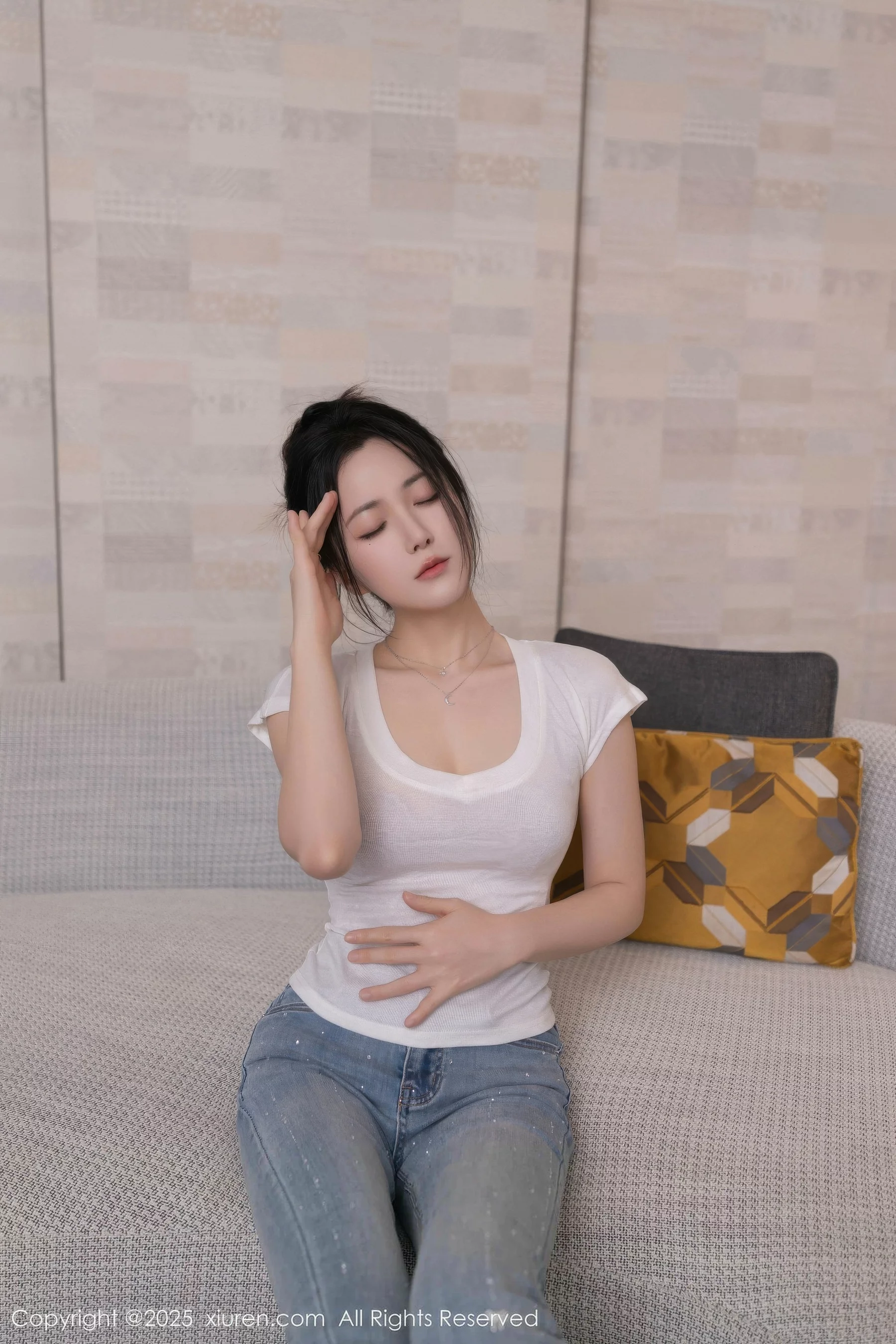 [[XiuRen秀人网]秀人网]No.10858_模特鱼子酱Fish性感暖灰蕾丝内衣配超薄肉丝秀曼妙身材诱惑写真76P