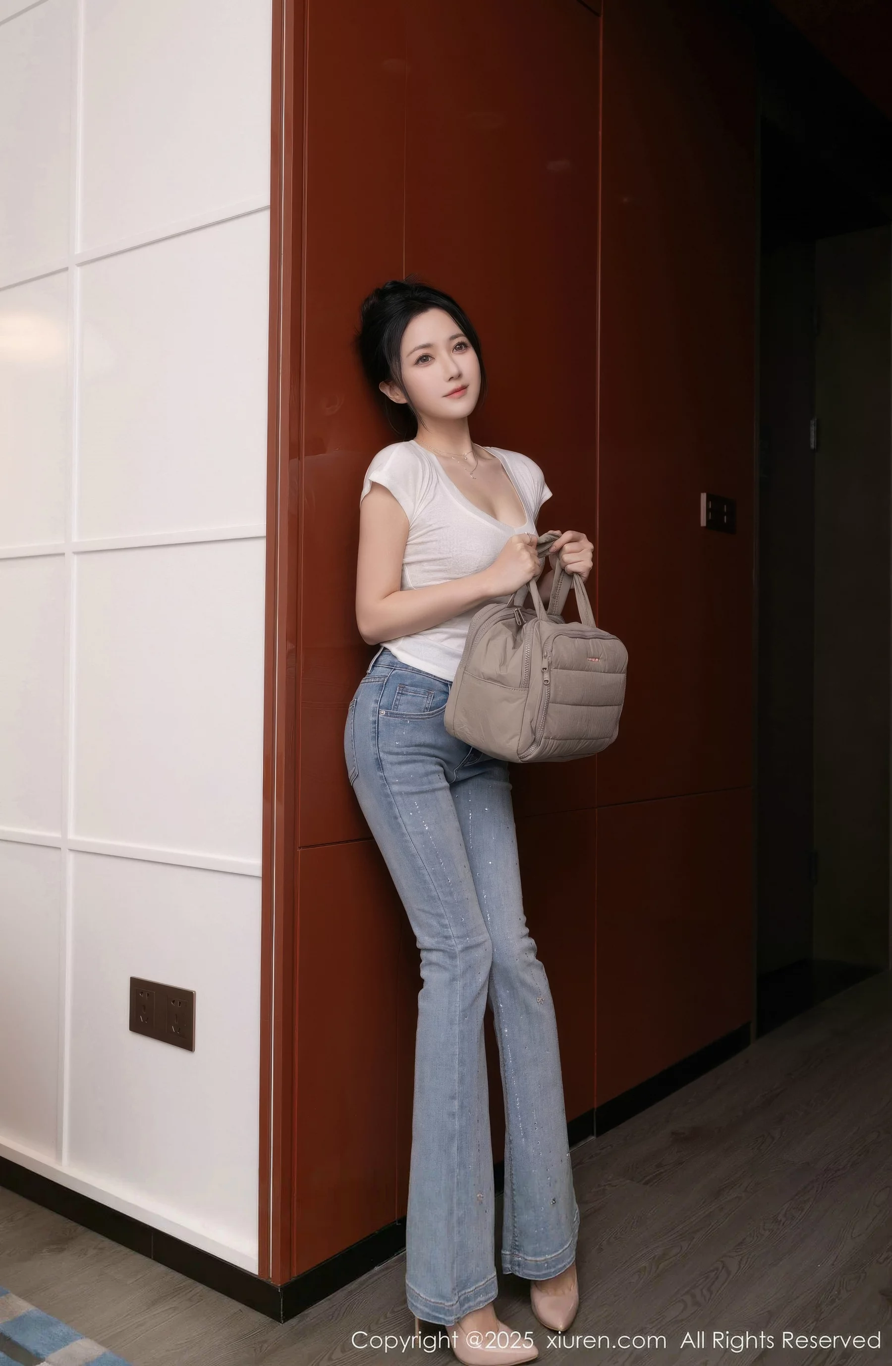 [[XiuRen秀人网]秀人网]No.10858_模特鱼子酱Fish性感暖灰蕾丝内衣配超薄肉丝秀曼妙身材诱惑写真76P